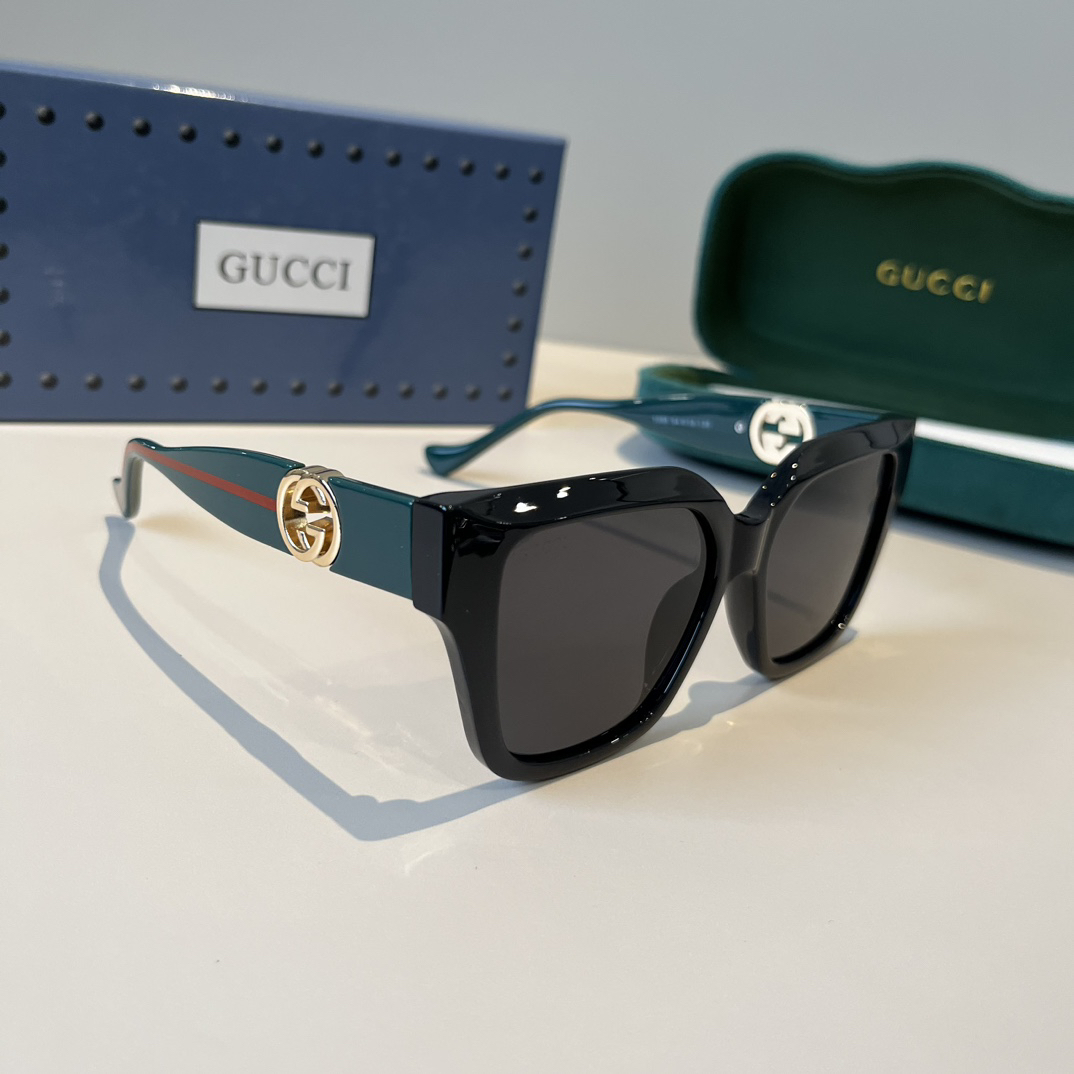 Gucci Round Frame Sunglasses