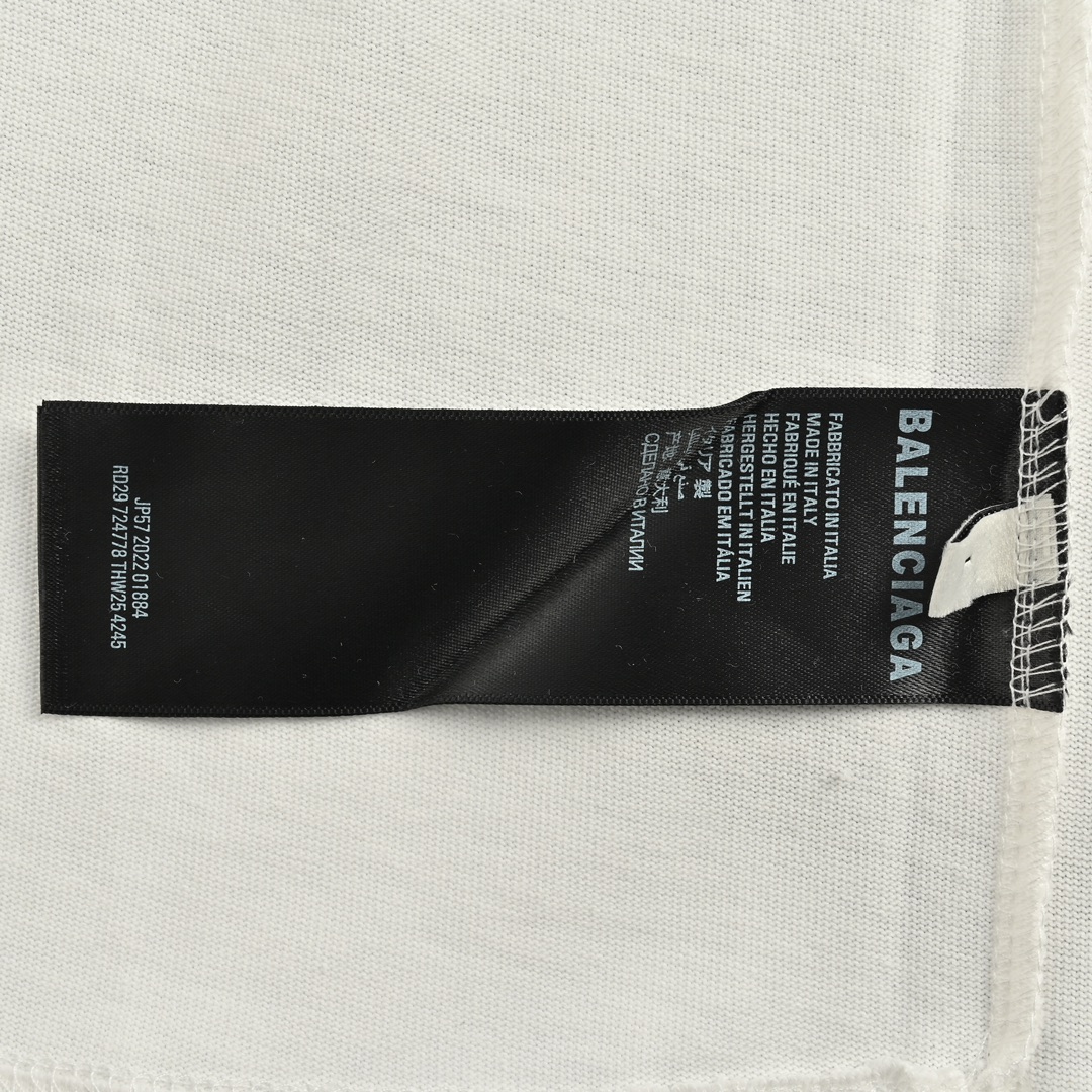 Balenciaga catwalk disaster flame letter short sleeve