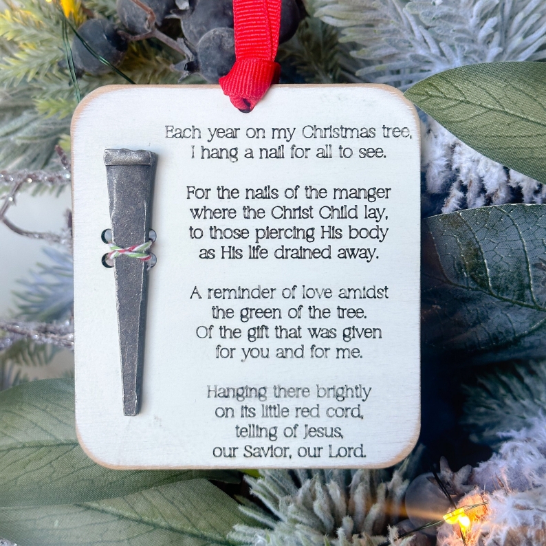 Christmas Nail Ornament | Christmas Present