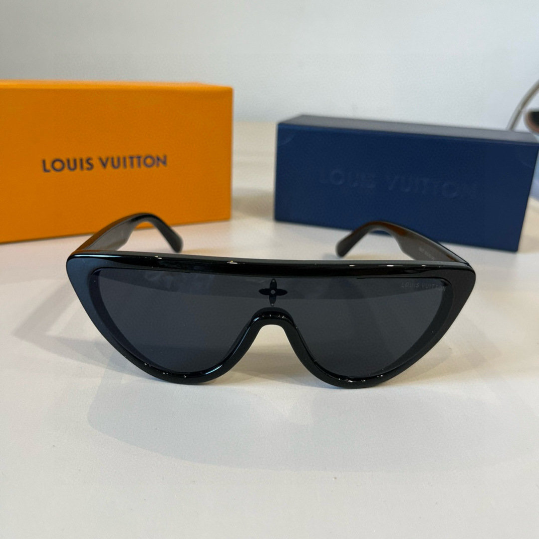 Louis Vuitton Round Frame Sunglasses
