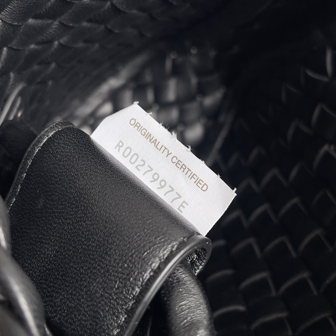Bottega Veneta mini cobble bag 762711