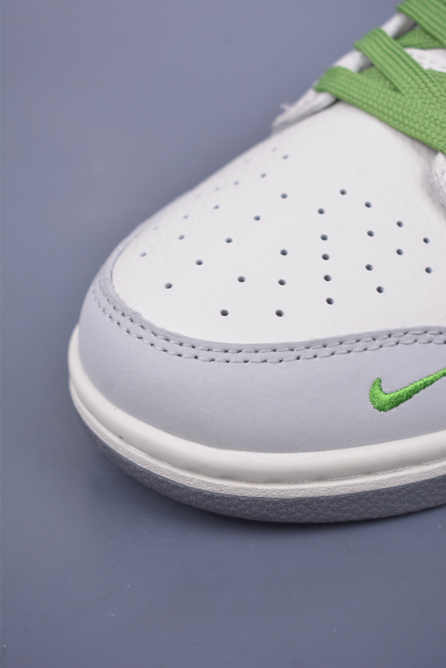 Gucci x Nike SB Dunk Low sneakers White, Gray, Blue and Green XY2026-154