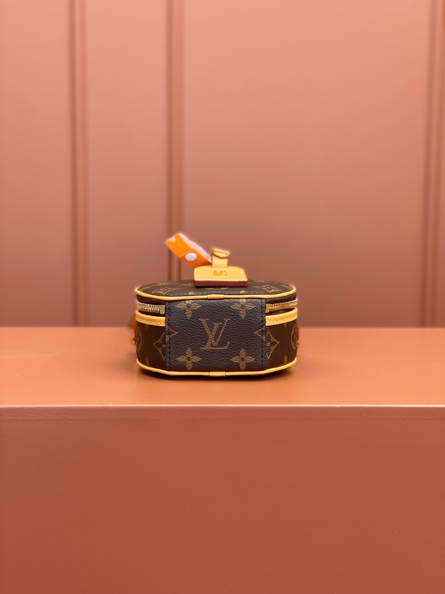 Louis Vuitton BOITE CHAPEAU Mini Bag M44699
