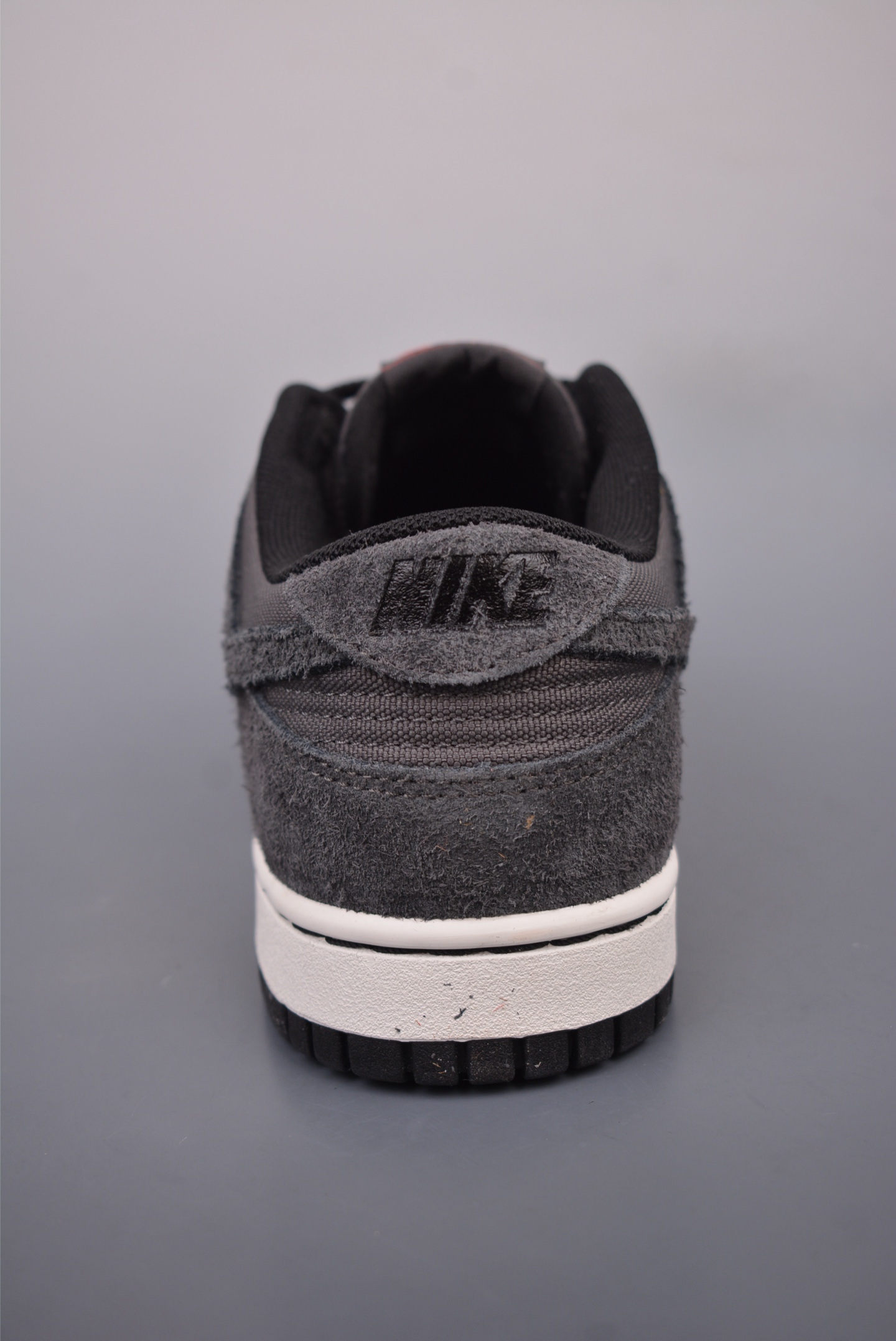 Nike SB Dunk Low Retro Sneakers Suede Black HF3145-001