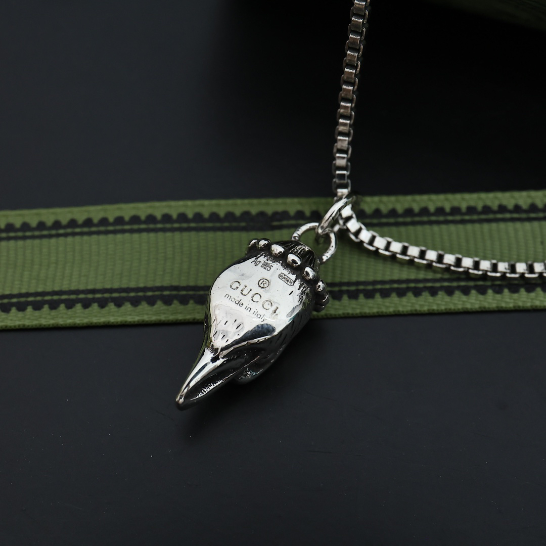 Gucci Anger Forest series eagle head vintage necklace