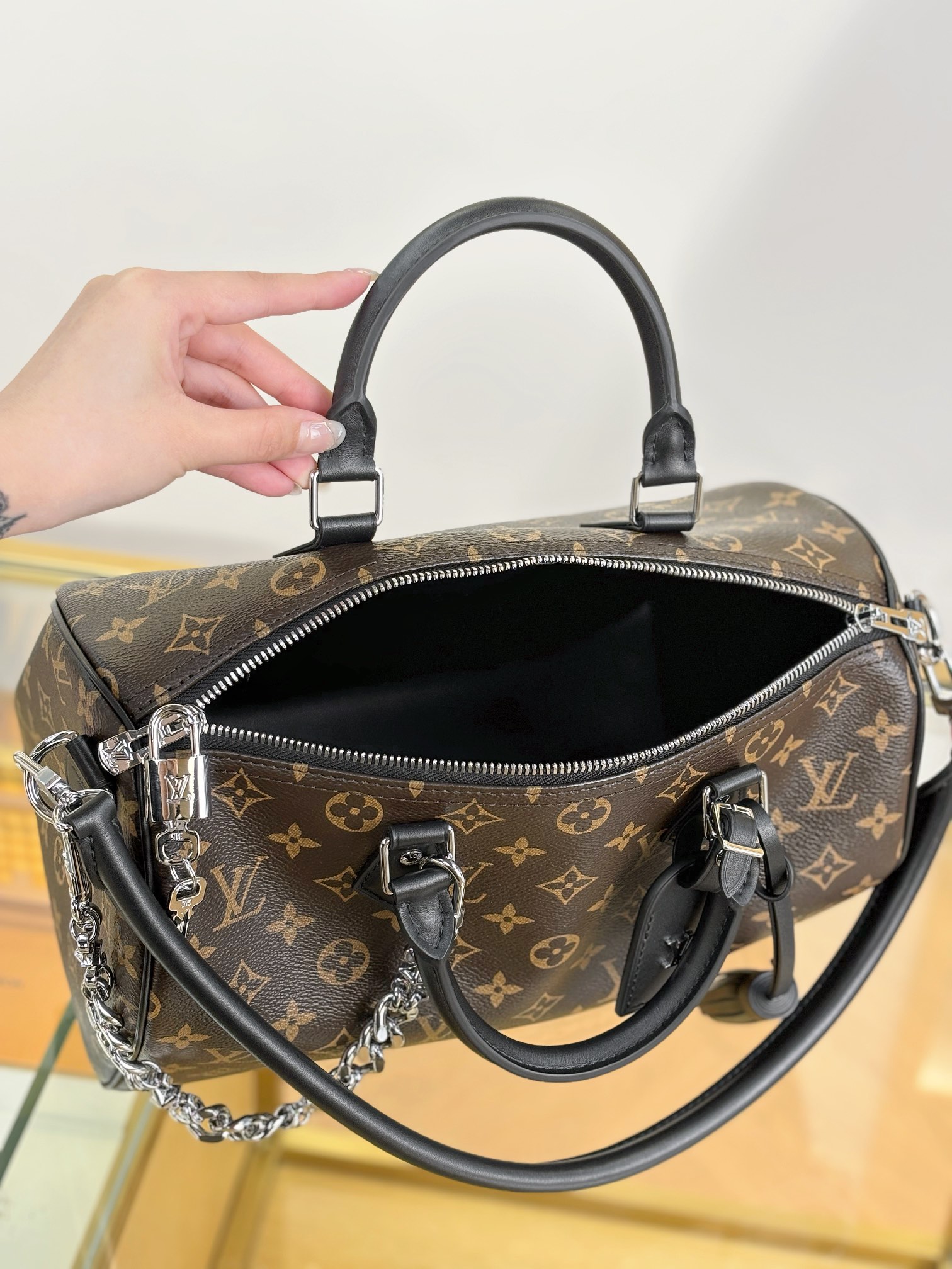 Louis Vuitton SPEEDY SOFT 30 DARK Handbag M12243