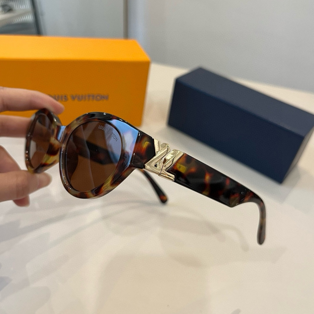 Louis Vuitton Round Frame Sunglasses