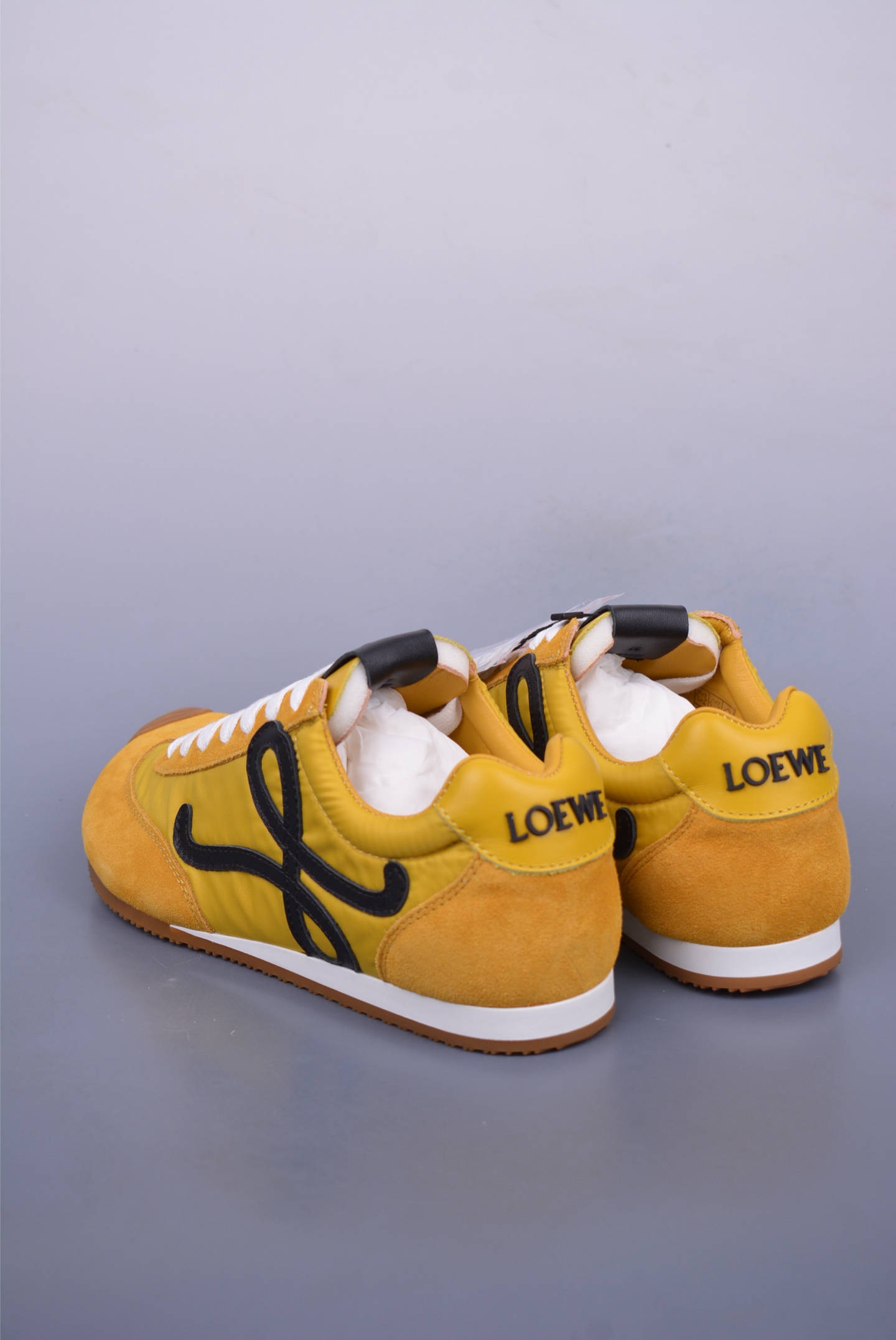Loewe Ballet Runner 2.0 Sneakers Bruce Lee color LBR2282X01-5406