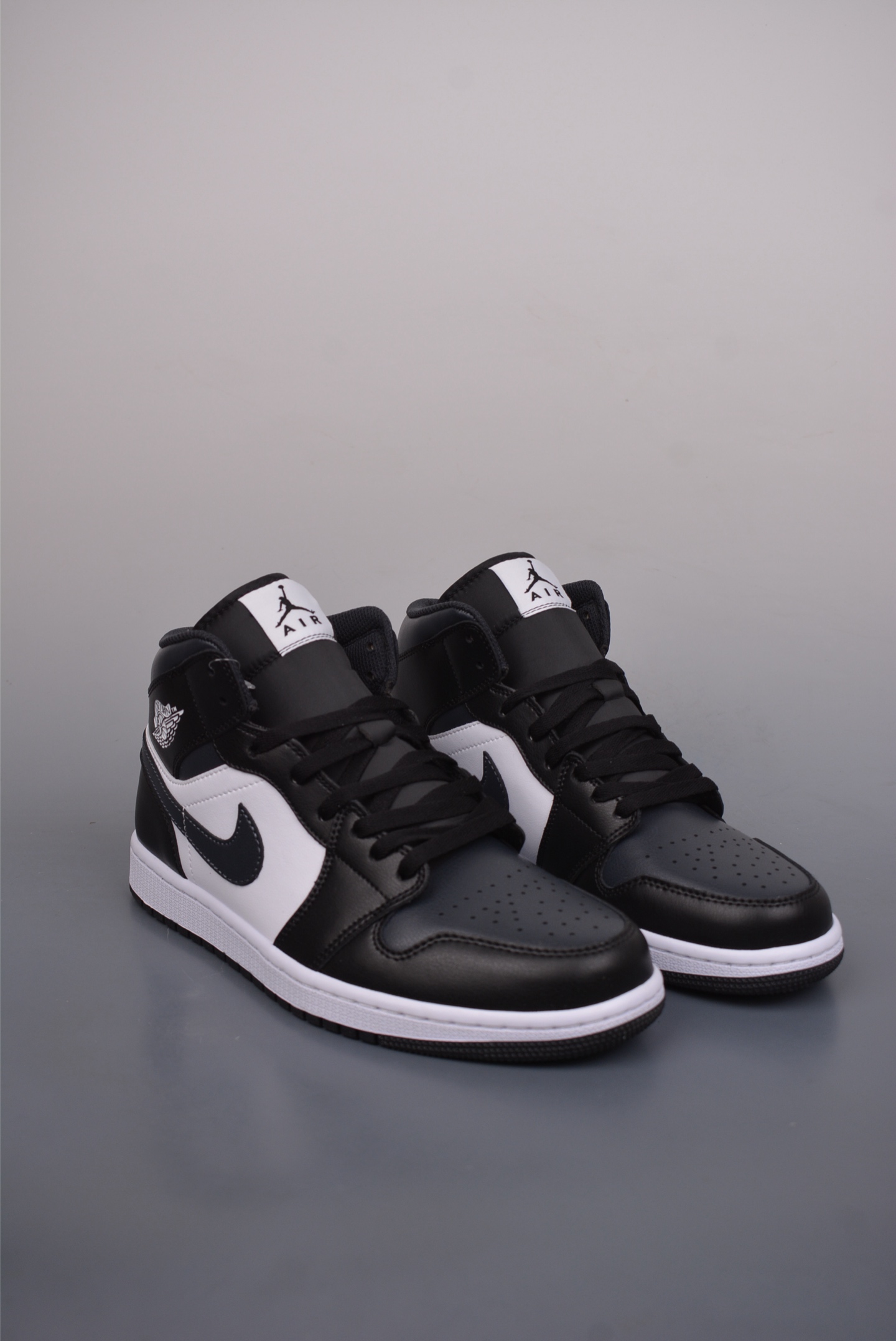 Air Jordan 1 Mid Black and White DQ8426-010