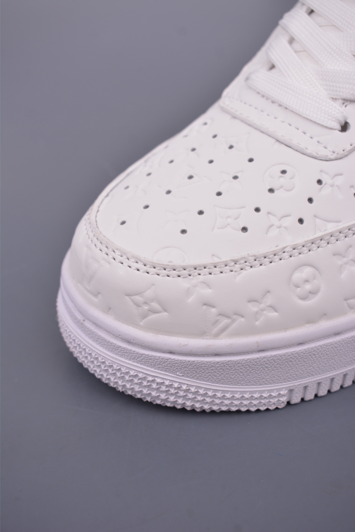 Louis Vuitton x Nike Air Force 1'07 LV8 Low 