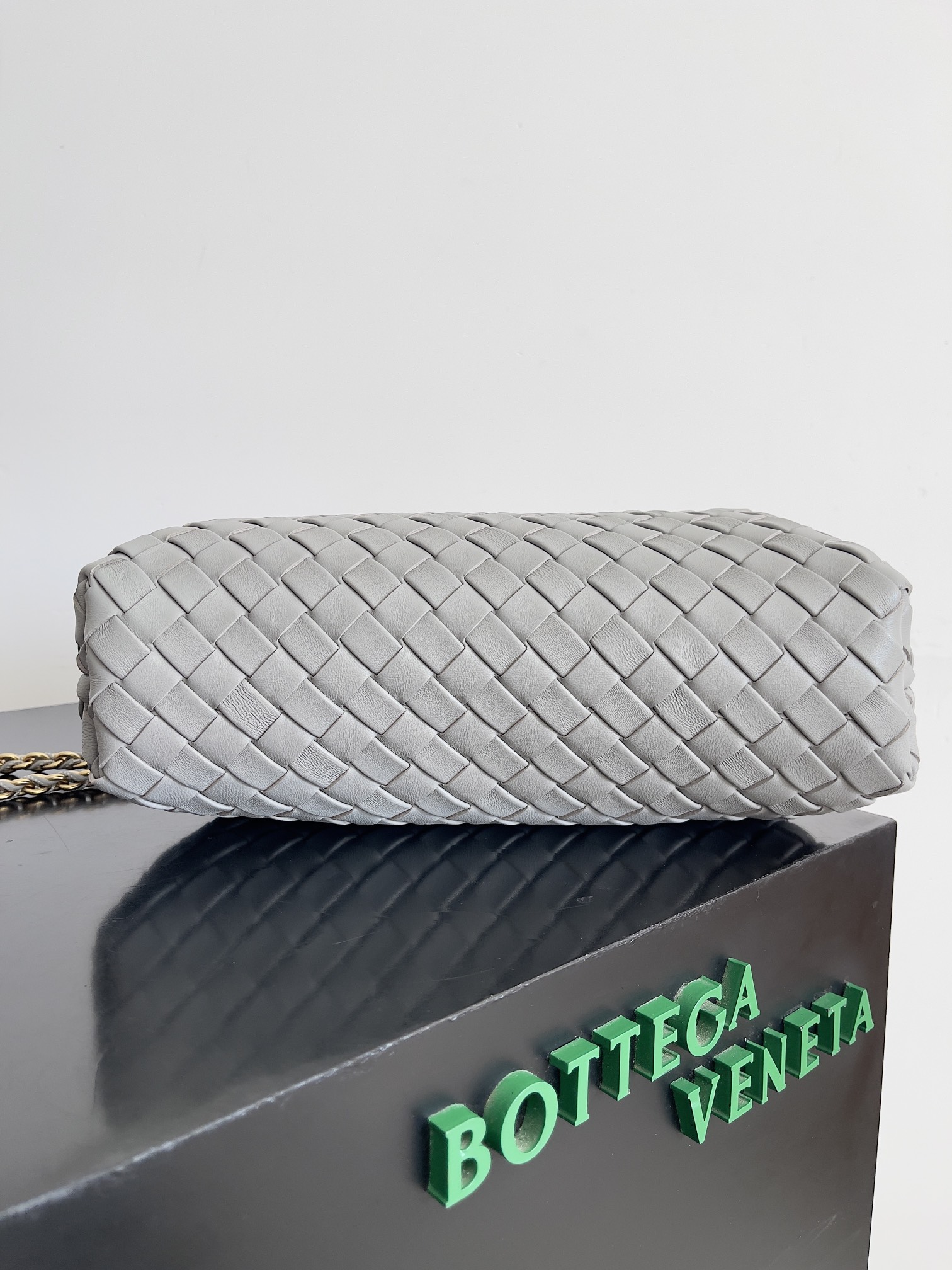 Bottega Veneta LAUREN CLUTCH chain clutch bag 785807