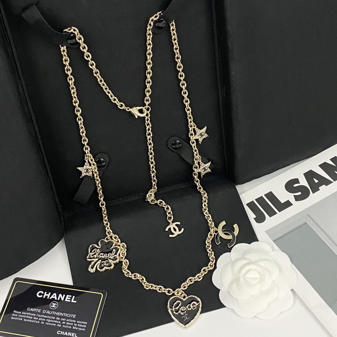 CHAN 24 Enamel Four-Leaf Clover Heart Multi-Element Long Necklace