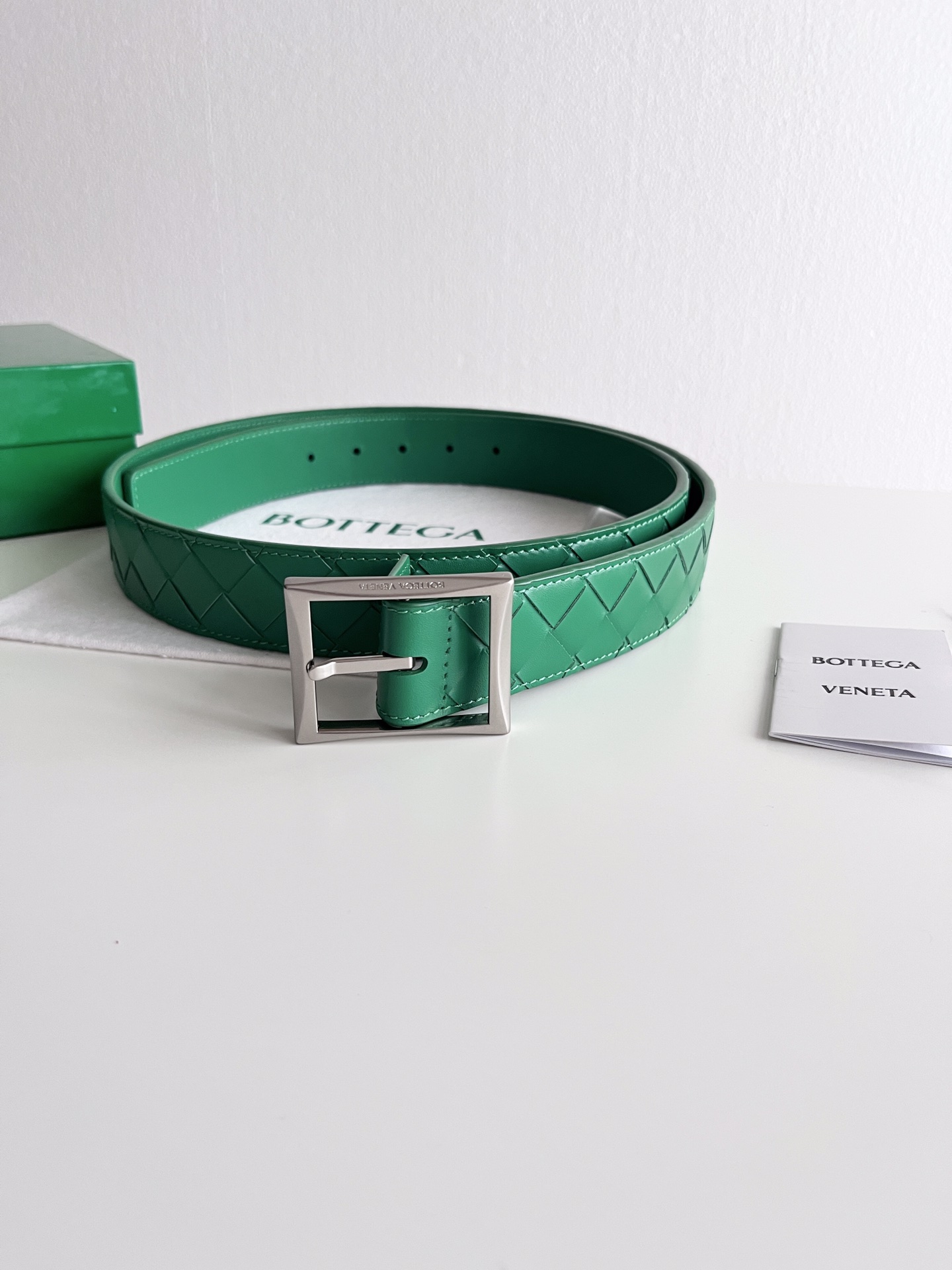 Bottega Veneta intreccio woven cowhide double-sided waistband with a width of 3.5cm