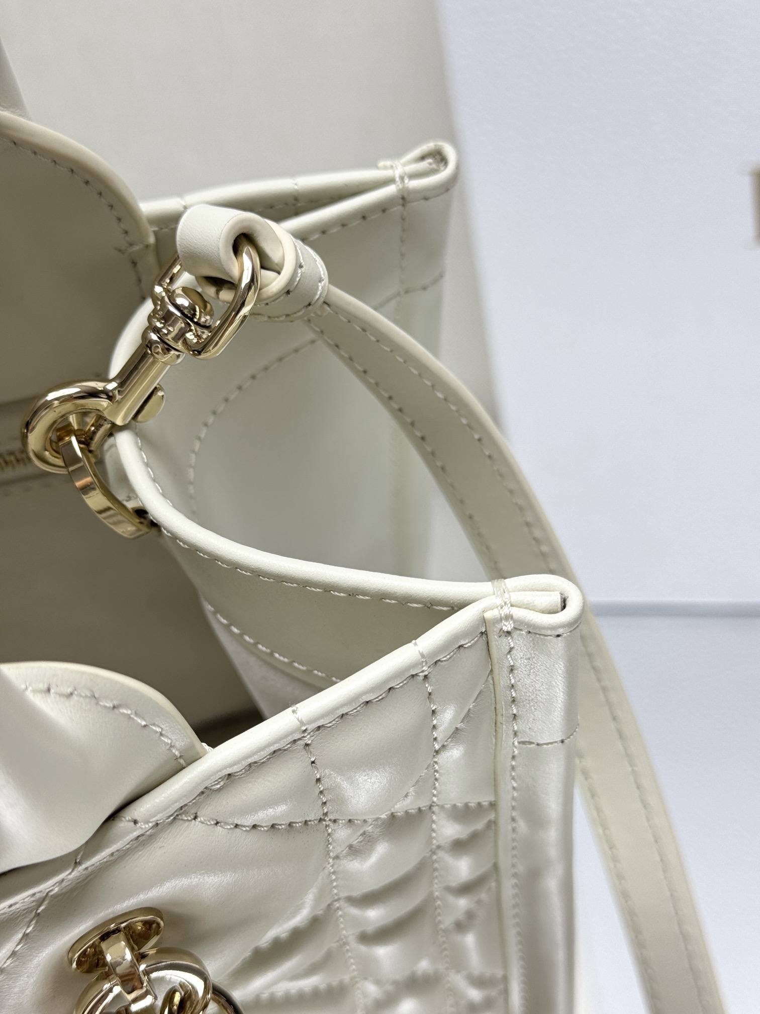 Dior BOOK TOTE handbag M1325