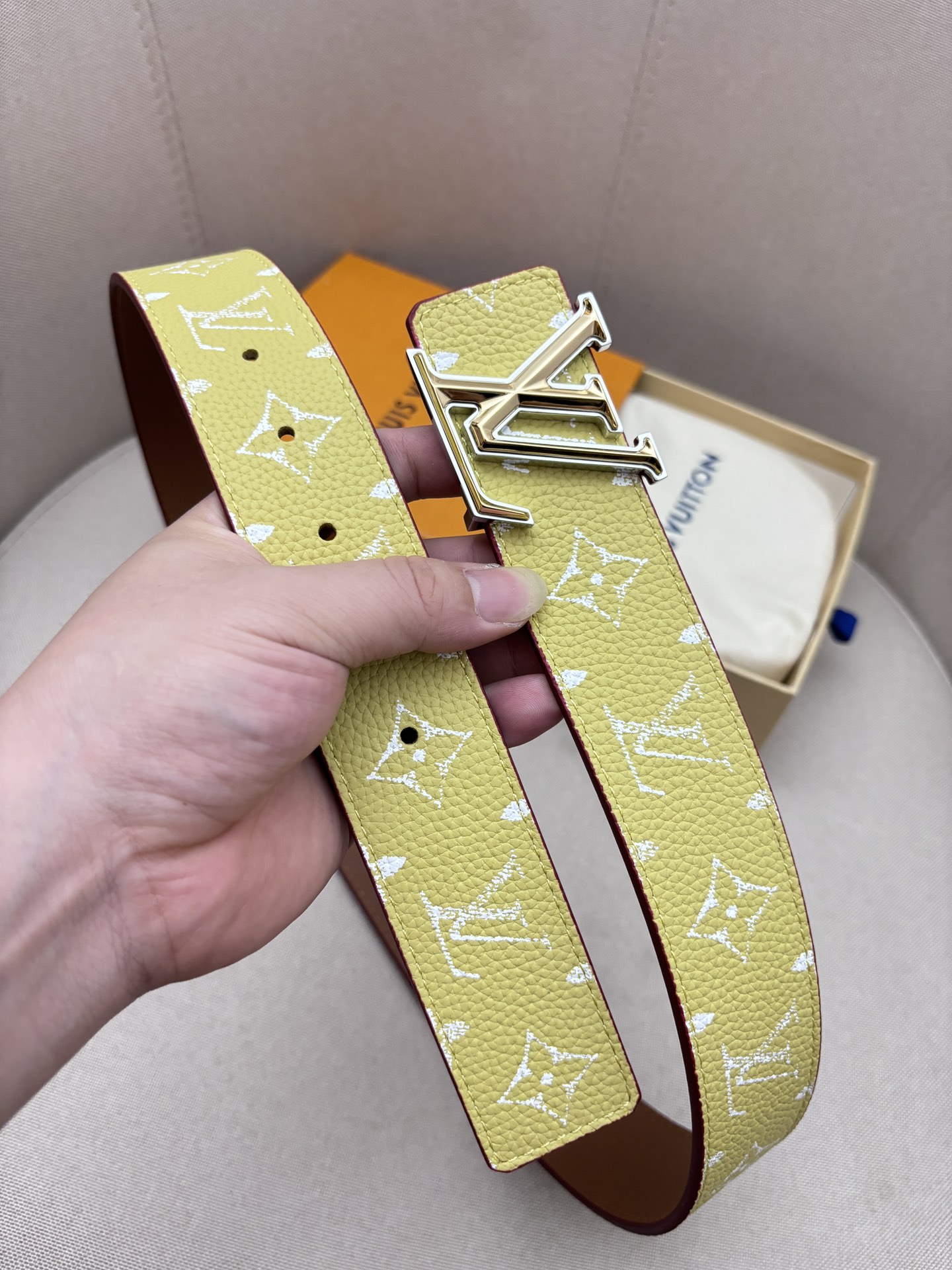 Louis Vuitton Lychee Print Double-Sided Men's Belt, 4CM Width