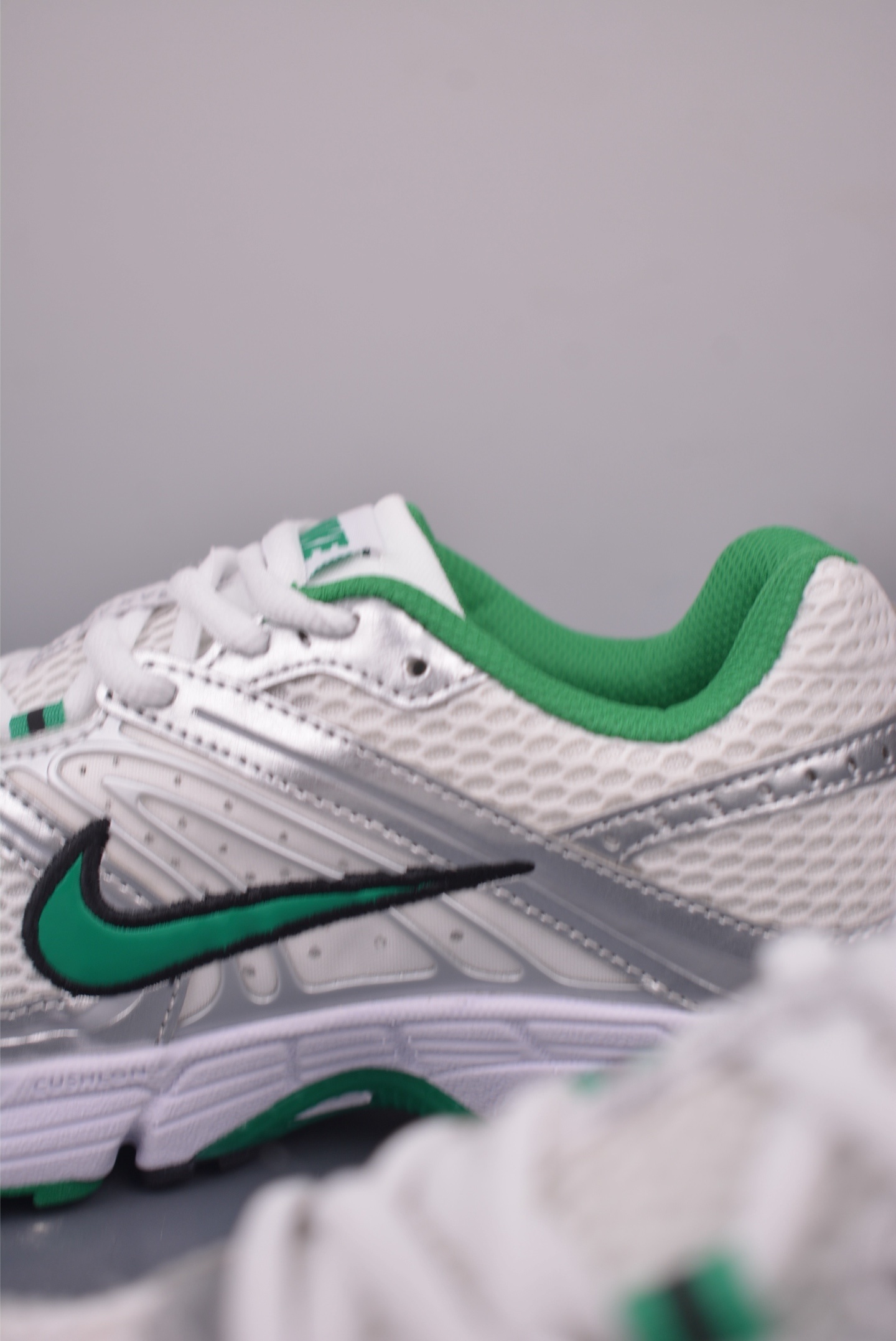 Nike Air Max Moto 2K 