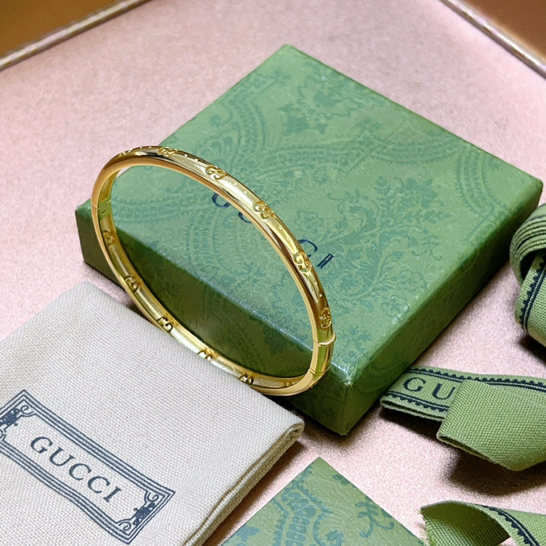 Gucci Thin Loop Engraved Gold Bracelet