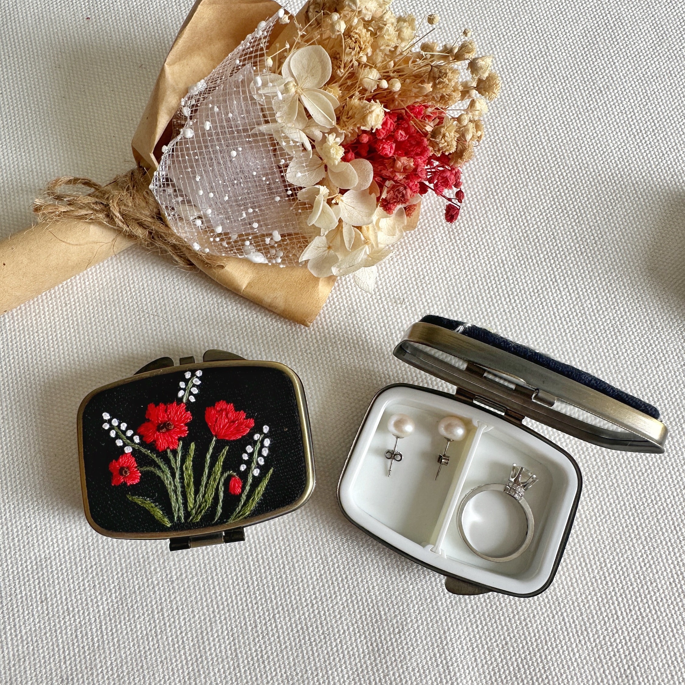 🔥Last Day 50% OFF🔥Floral Embroidered Rectangle Mini Jewelry Box, Cute Compact Mirror