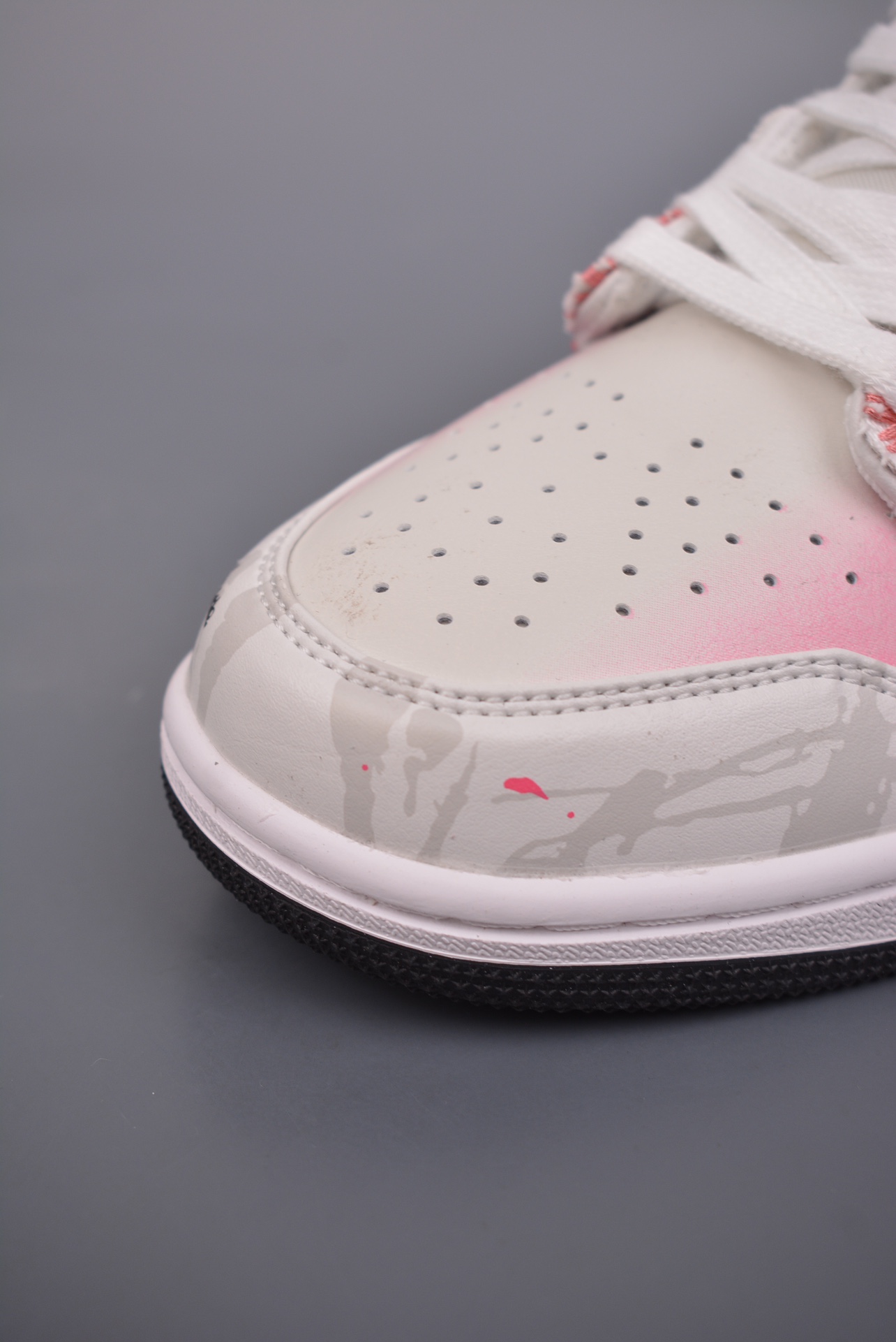 Nike Air Jordan 1 Low Fireworks Glow White Powder Graffiti 553558-132
