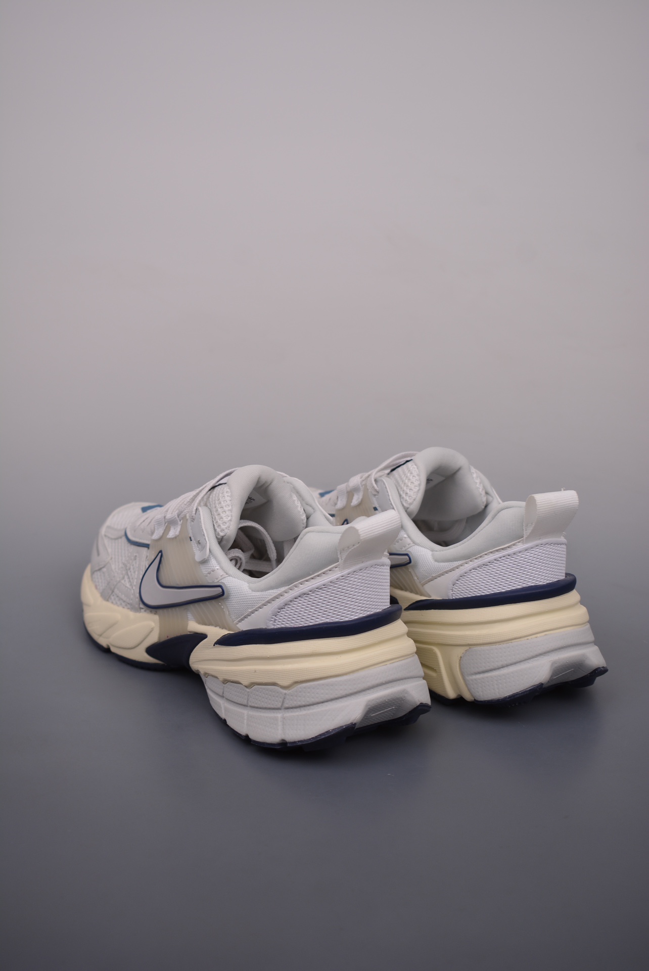 Nike Wmns V2K Runtekk LowWhite Grey Navy FD0736-102