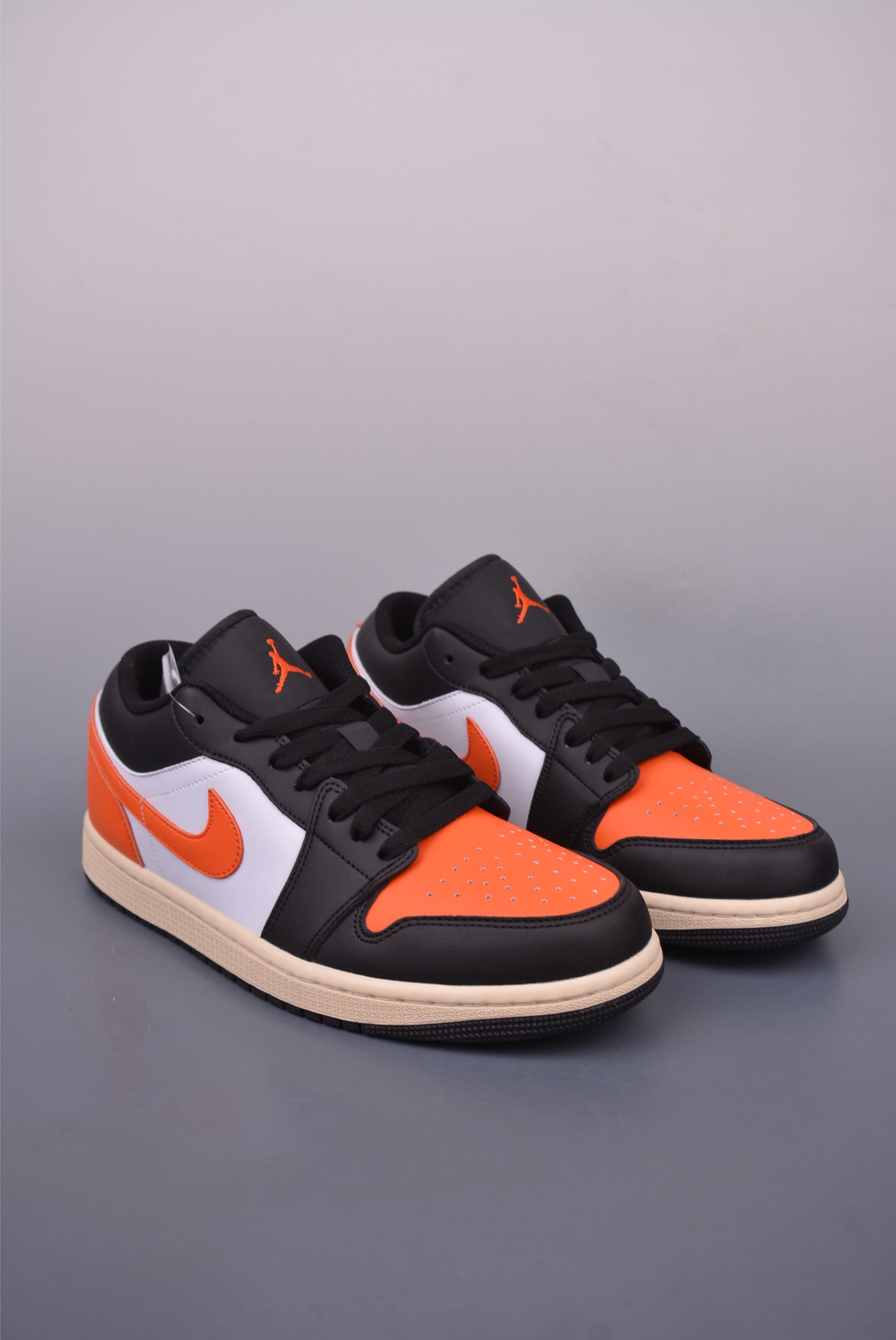 Nike Air Jordan 1 Low AJ1 basketball shoes 553558-081