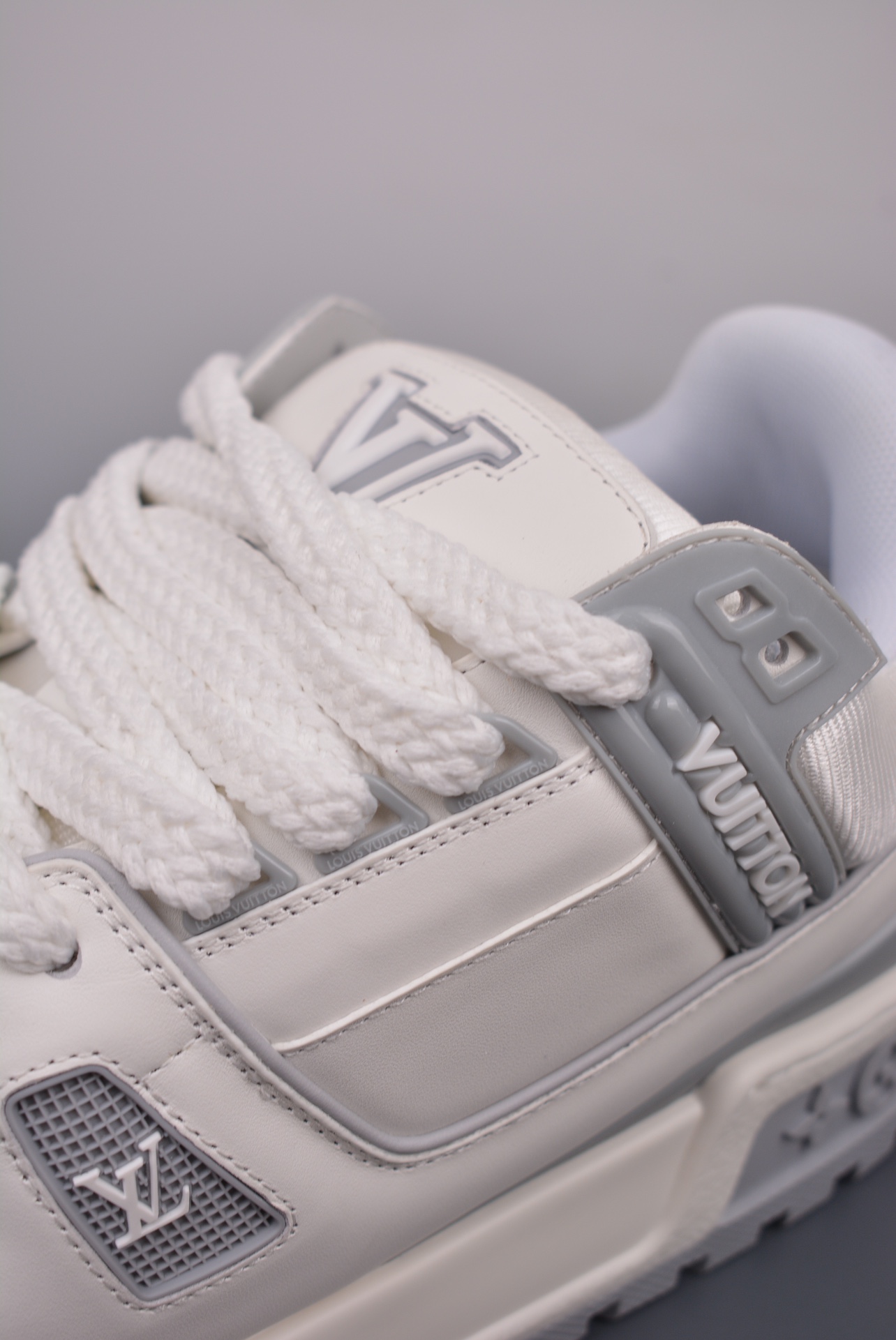 Louis Vuitton Trainer Maxi Low Sneaker White Grey 1ACPPQ