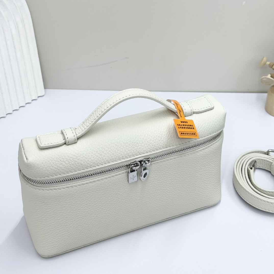 Loro Piana Extra poet L19 Clutch FAI8393