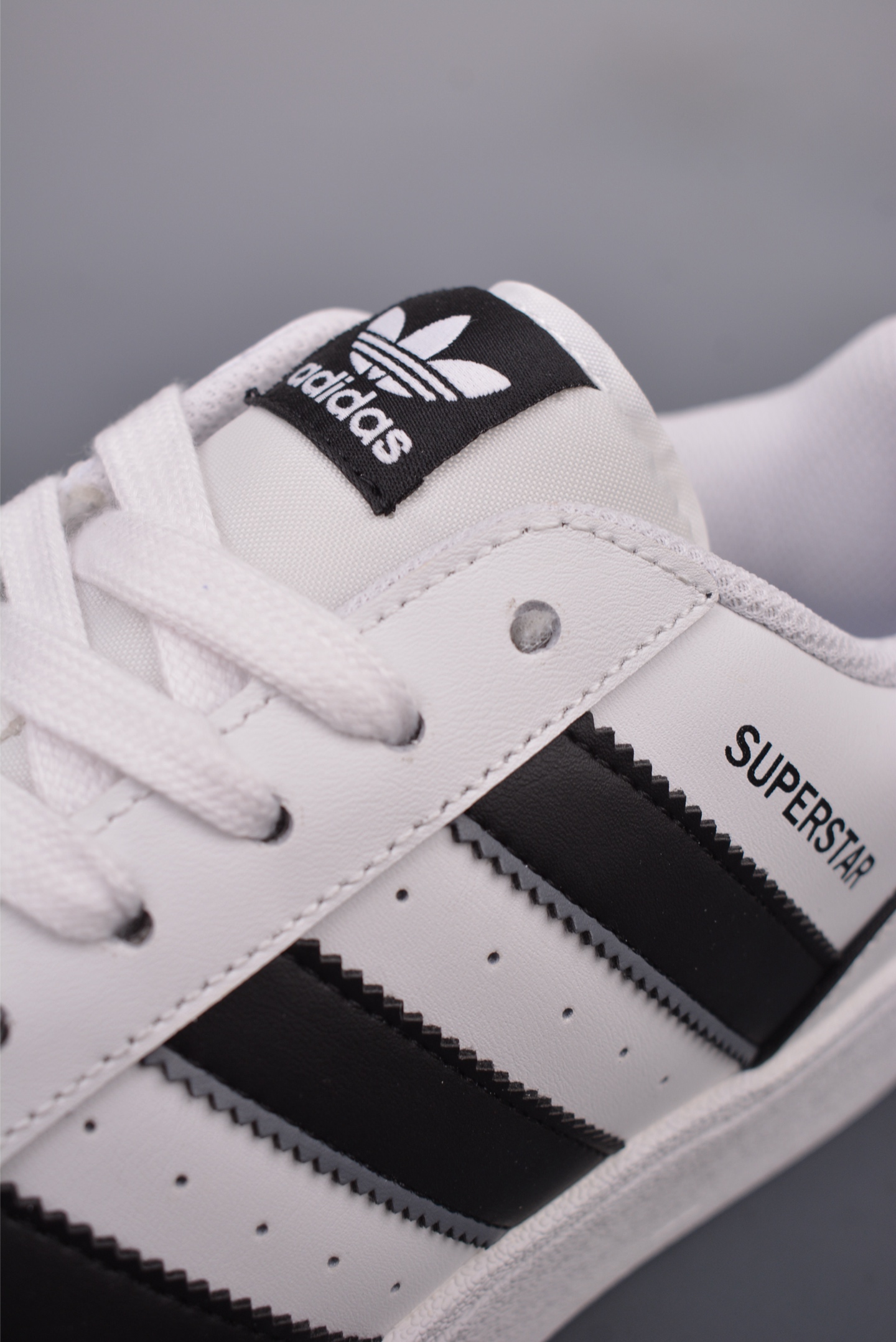 Adidas Originals SUPERSTAR XLG W White Black  IE0011