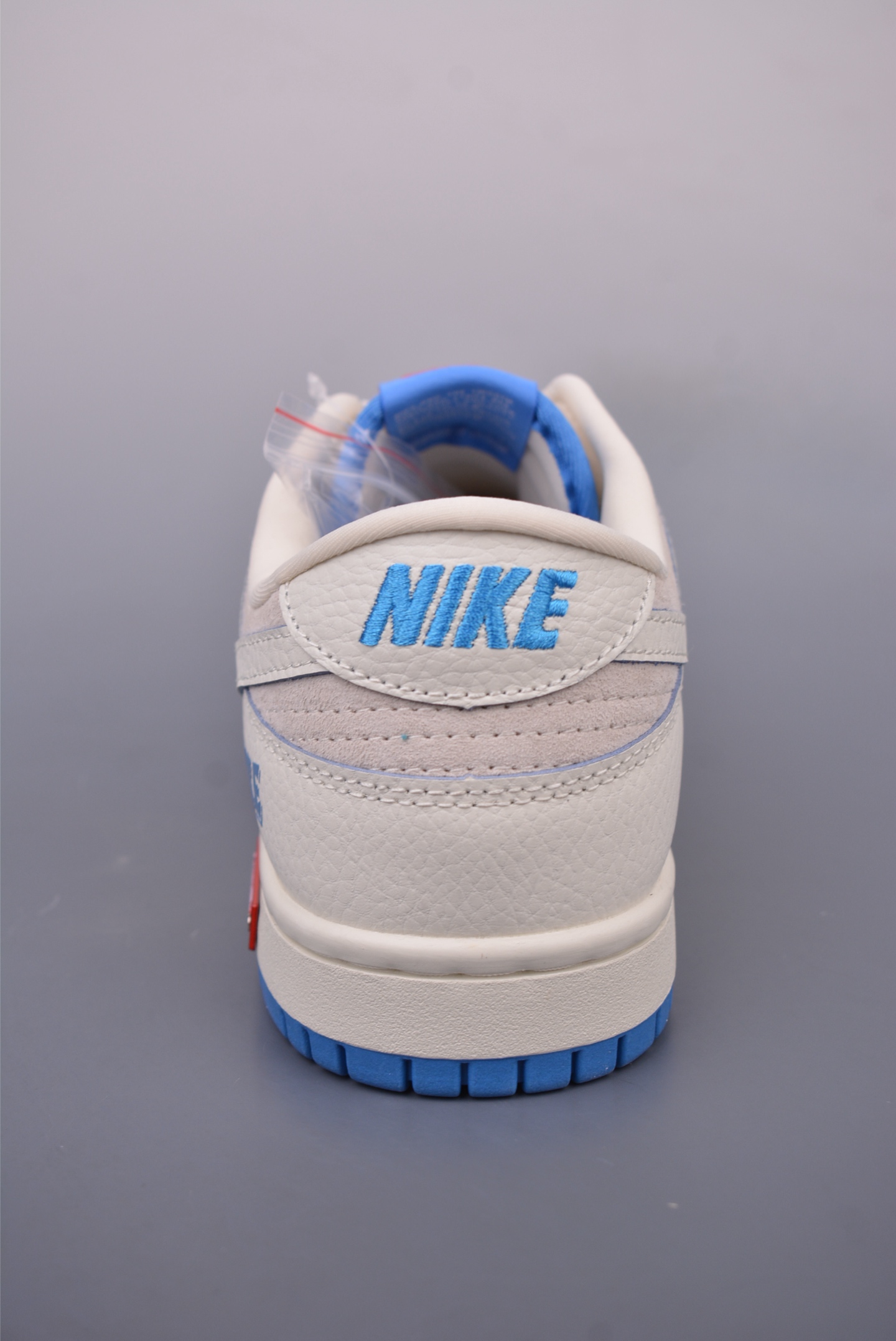 Supreme x Nike SB Dunk Low sneakers Off-white and blue SC9207-411
