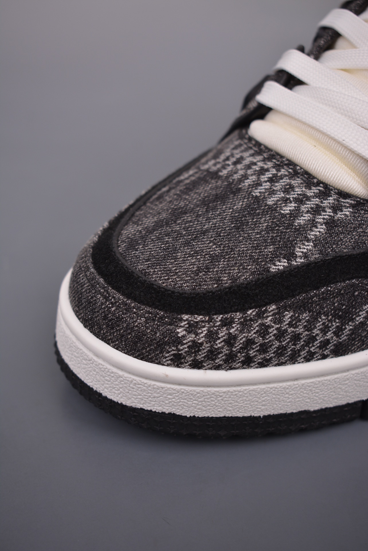 Louis Vuitton Trainer Sneaker Low Black White Grey Plaid 1AD6DX