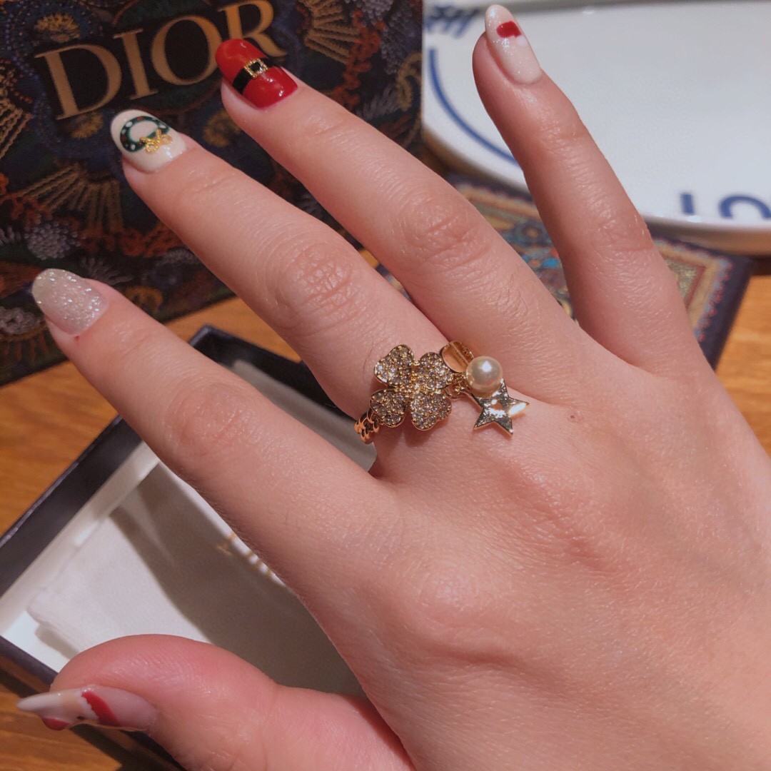 Dior CD four-leaf clover diamond ring