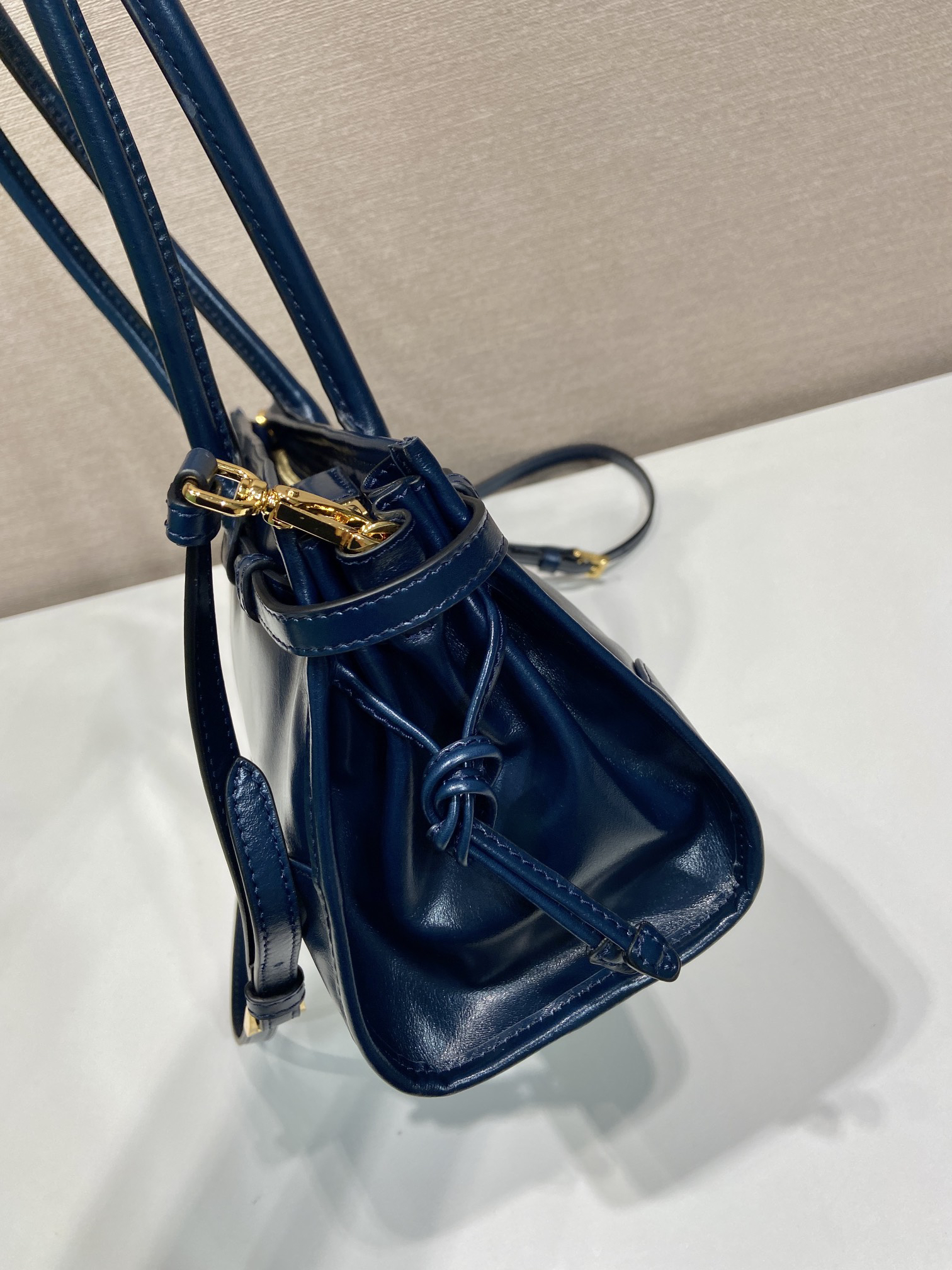 Prada lussolf waxed leather handbag 1BA426
