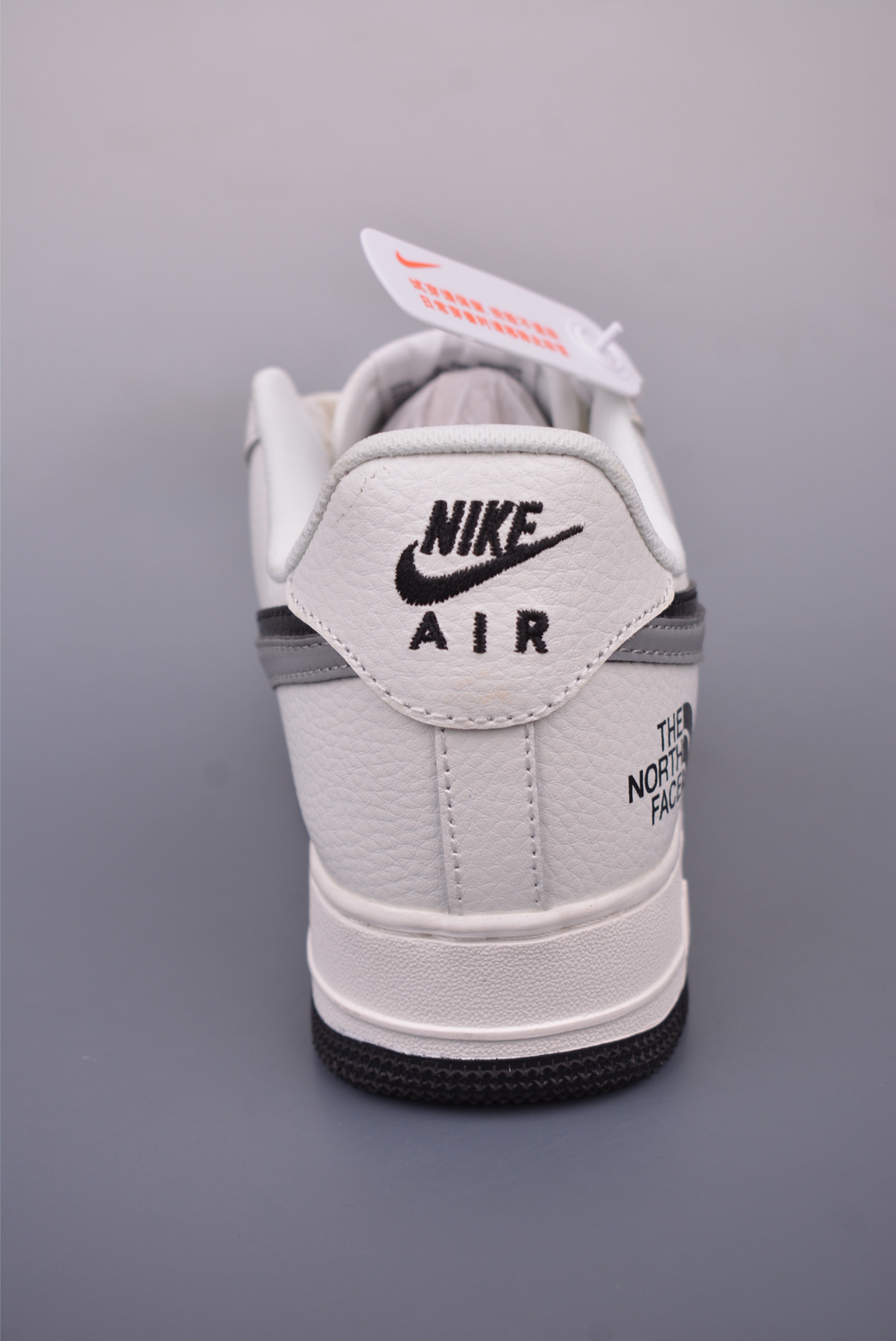 The North Face x Nike Air Force 1'07 Low TNF Sneakers White, Black and Gray Double Hook AM1588-006