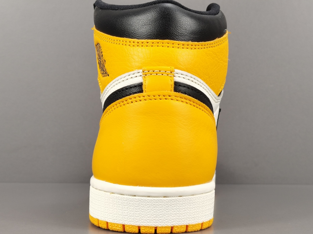 Nike Air Jordan 1 Retro High OGYellow Toe 555088-711