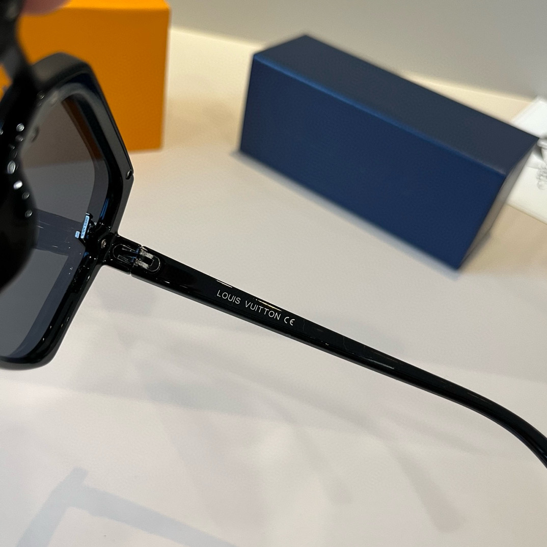 Louis Vuitton square-frame sunglasses