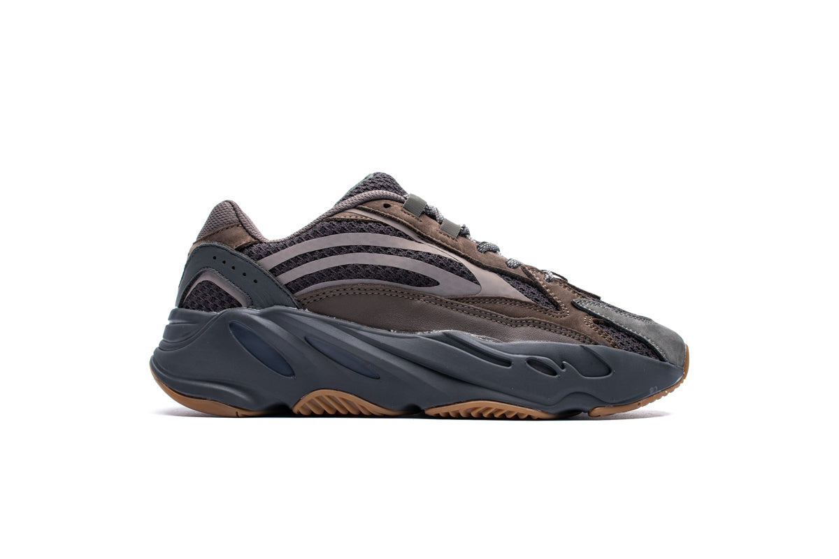 700V2