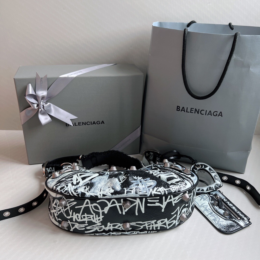 Balenciaga le cagole crescent bag