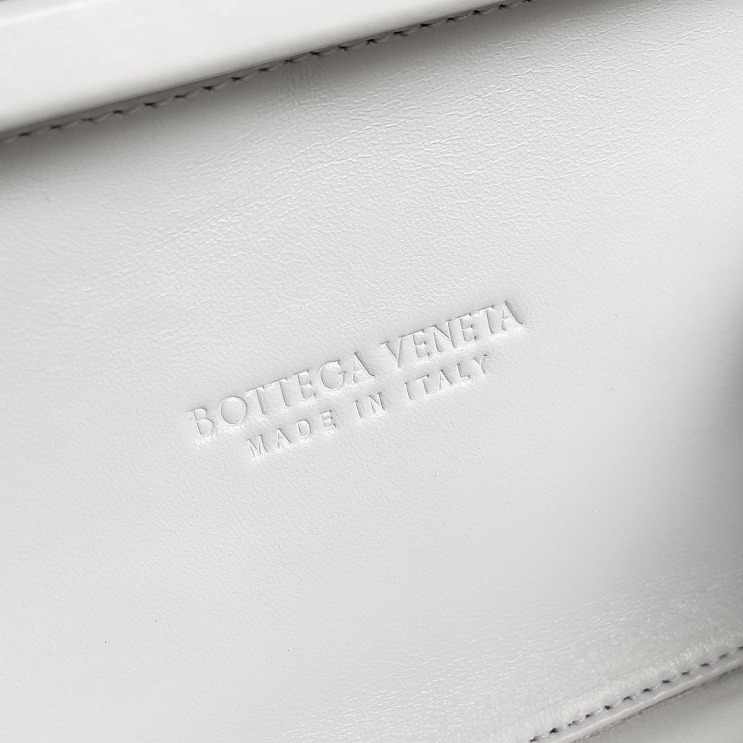 Bottega Veneta Knot woven evening bag 717623