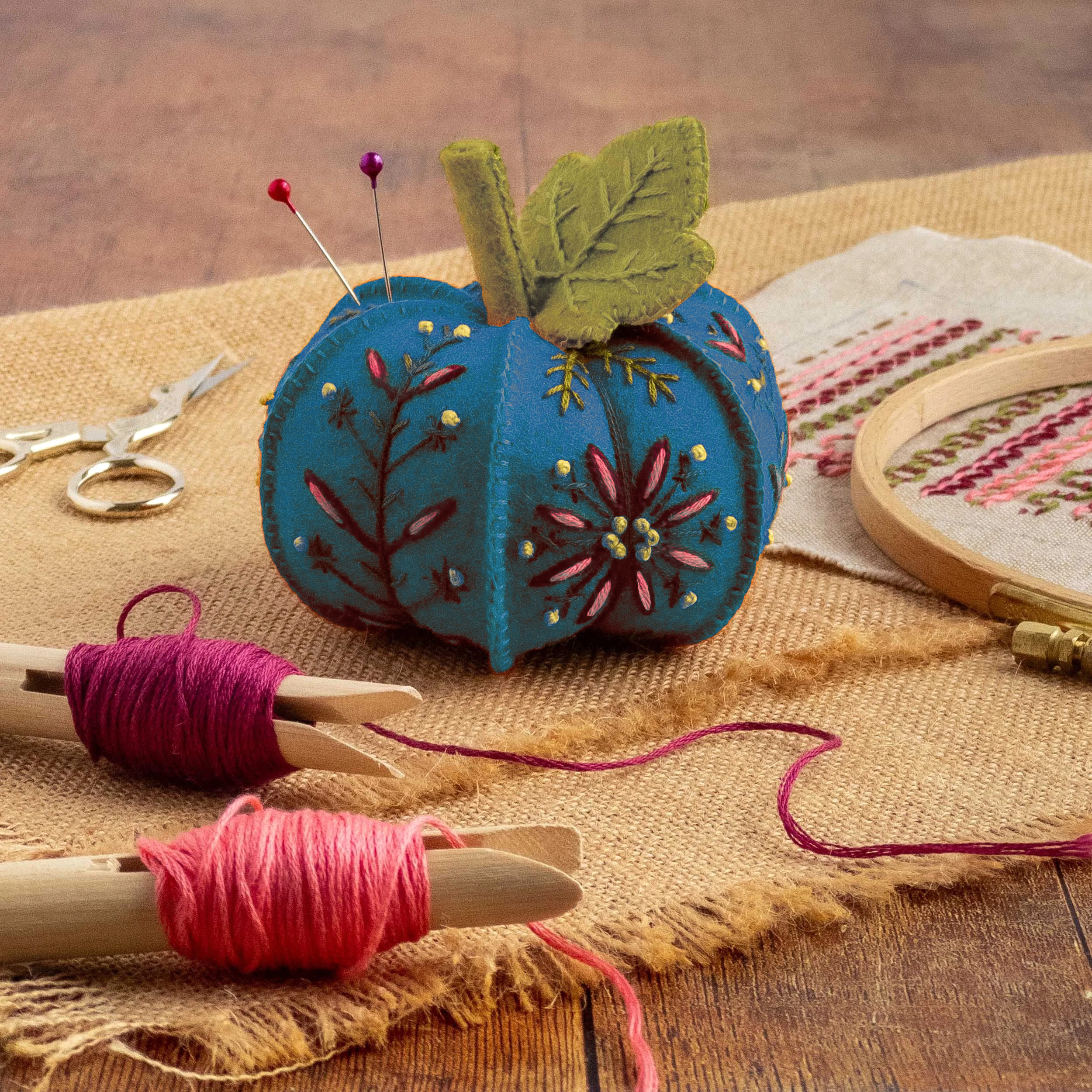 🔥LAST DAY 50% OFF🔥DIY Pumpkin Embroidered Felt Ornament Kit