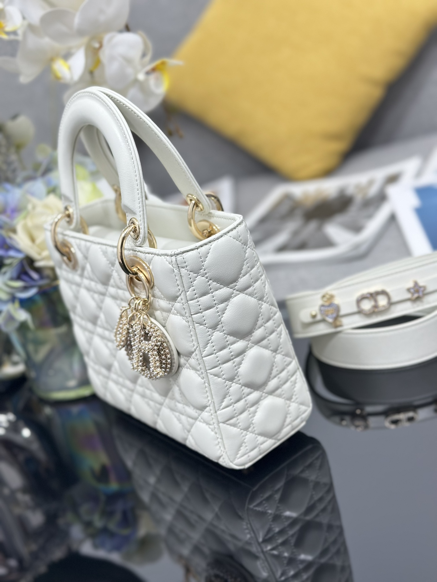 Dior Lady Four-grid Lambskin Pearl Button Lady Bag M0538