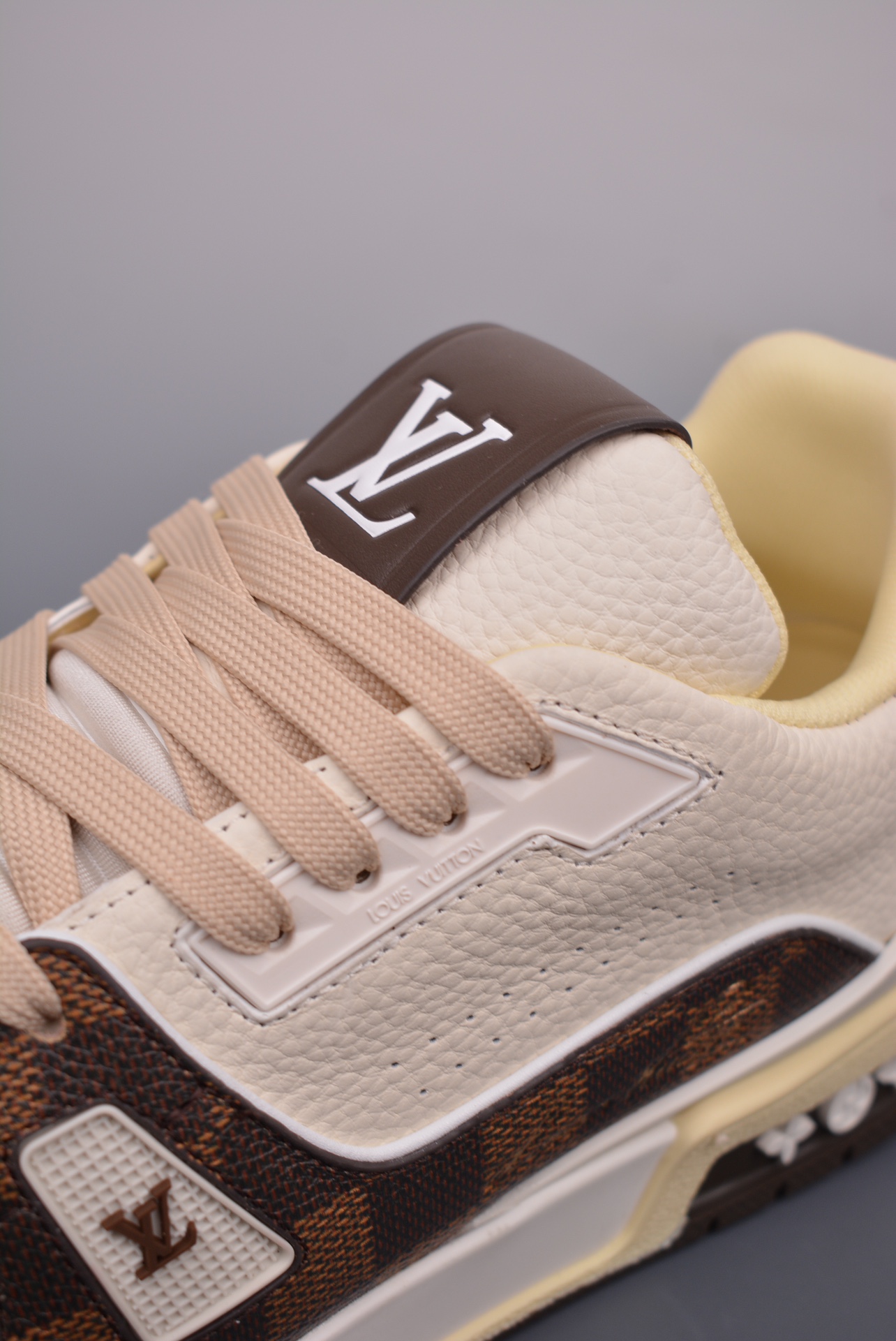 Louis Vuitton Trainer Sneaker Low Beige Dark Brown Plaid 1ACV5R