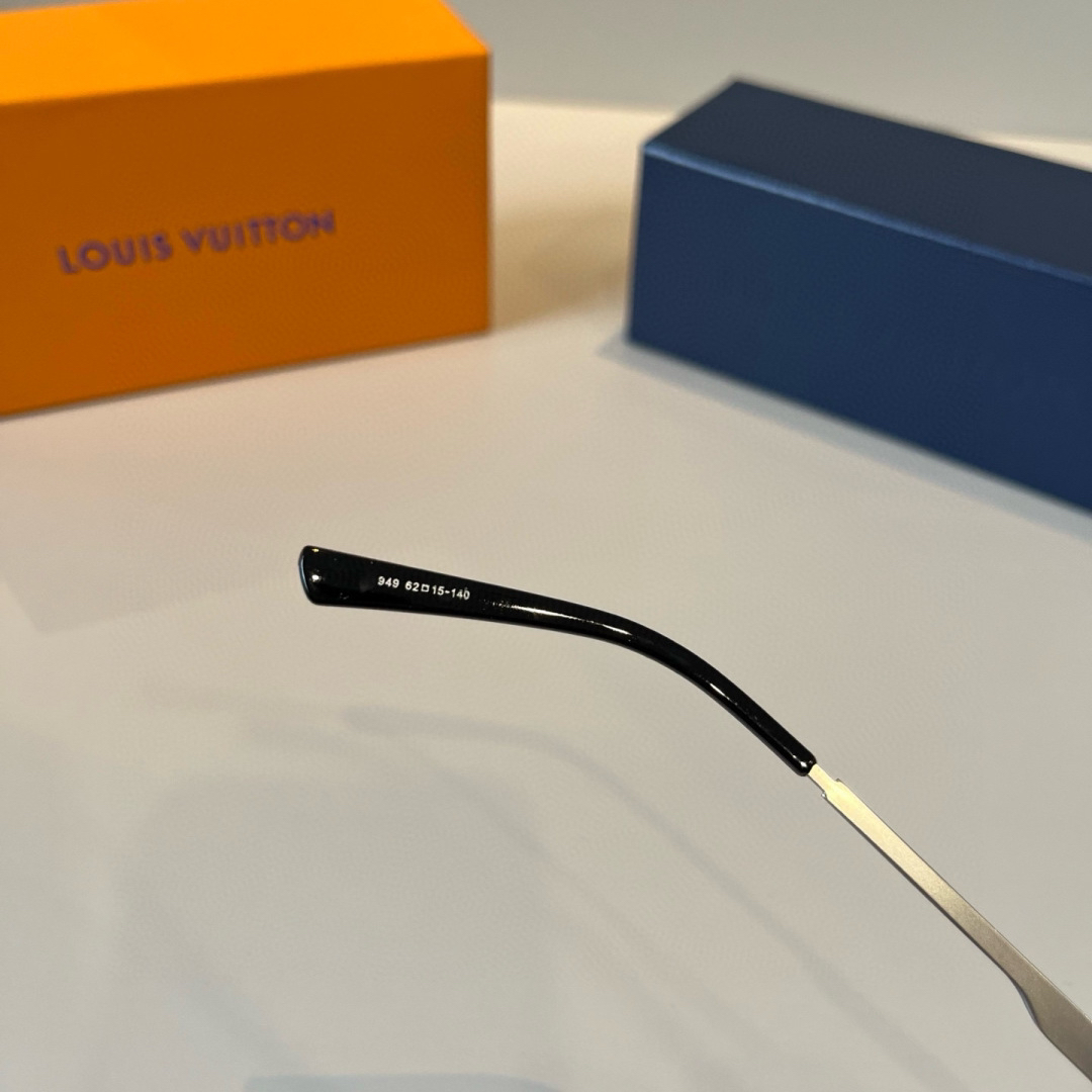 Louis Vuitton Round Frame Sunglasses