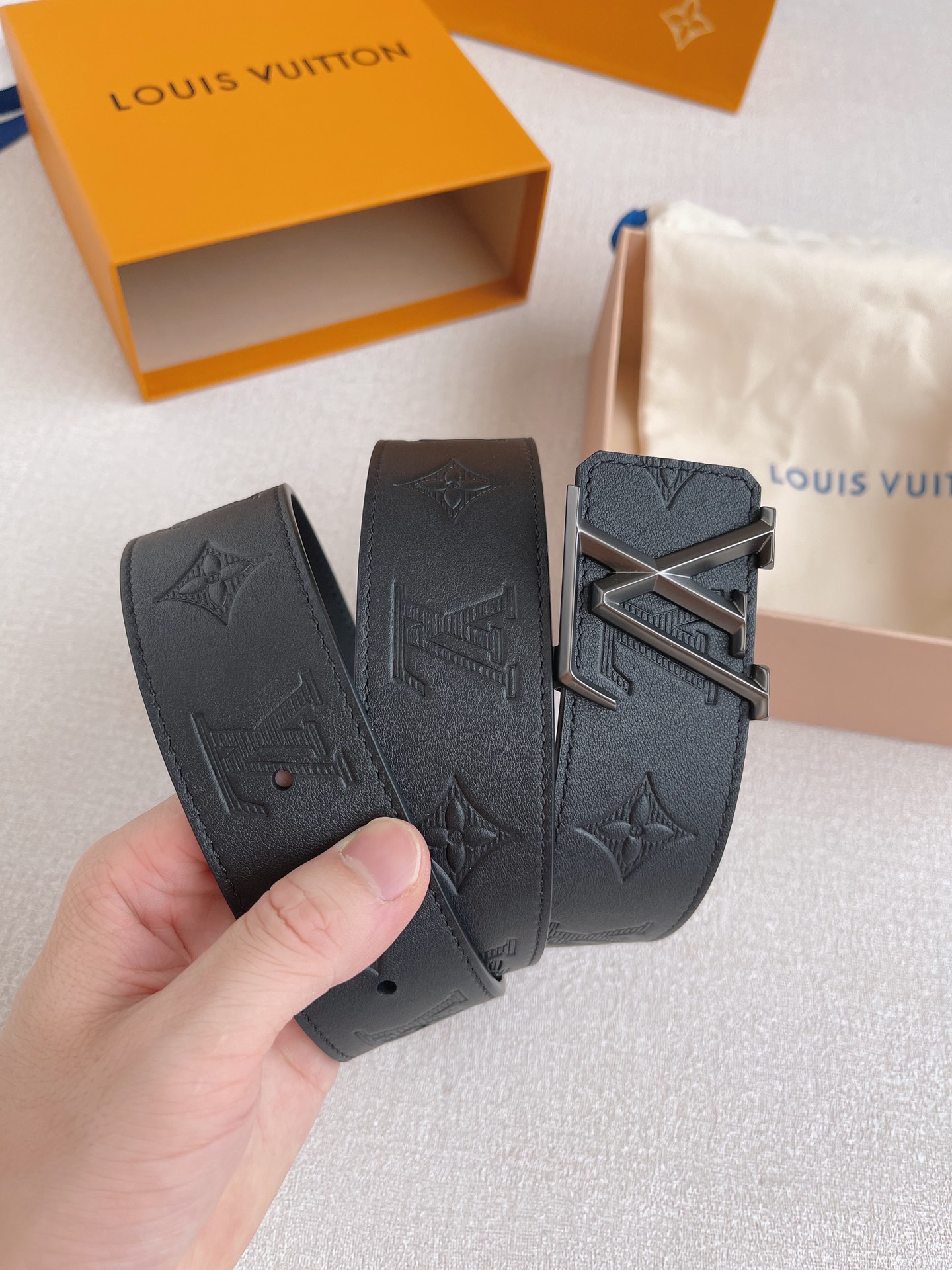 Louis Vuitton embossed double-sided calfskin men's belt 4CM wide