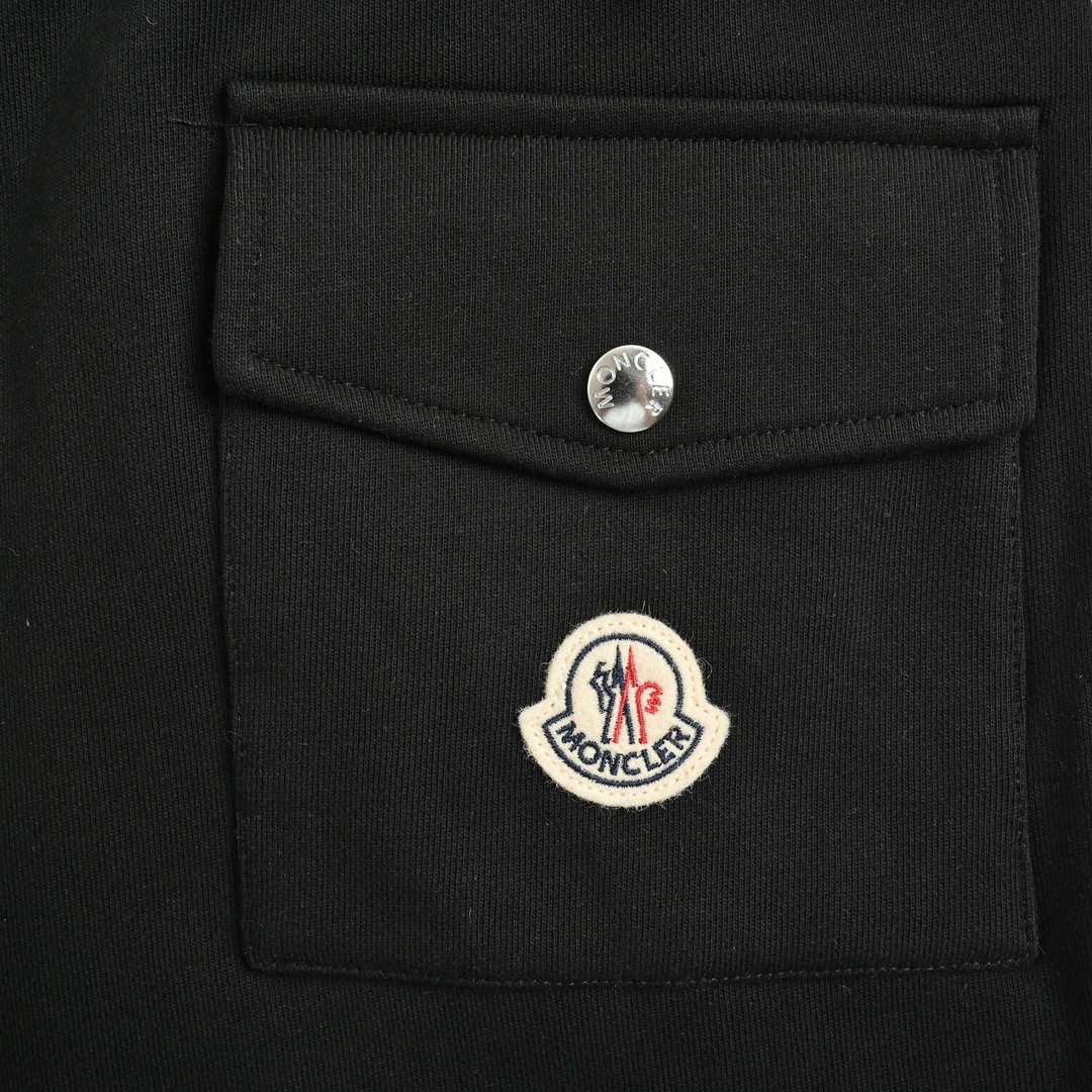 Moncler 24ss Valentine's Day limited edition embroidered cotton shorts