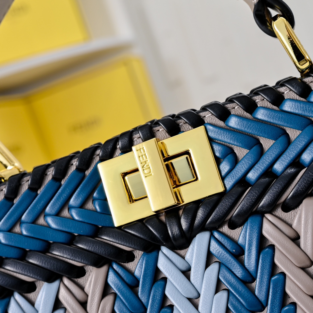 FENDI Iconic ekaboo ISeeU Large Bag 3374