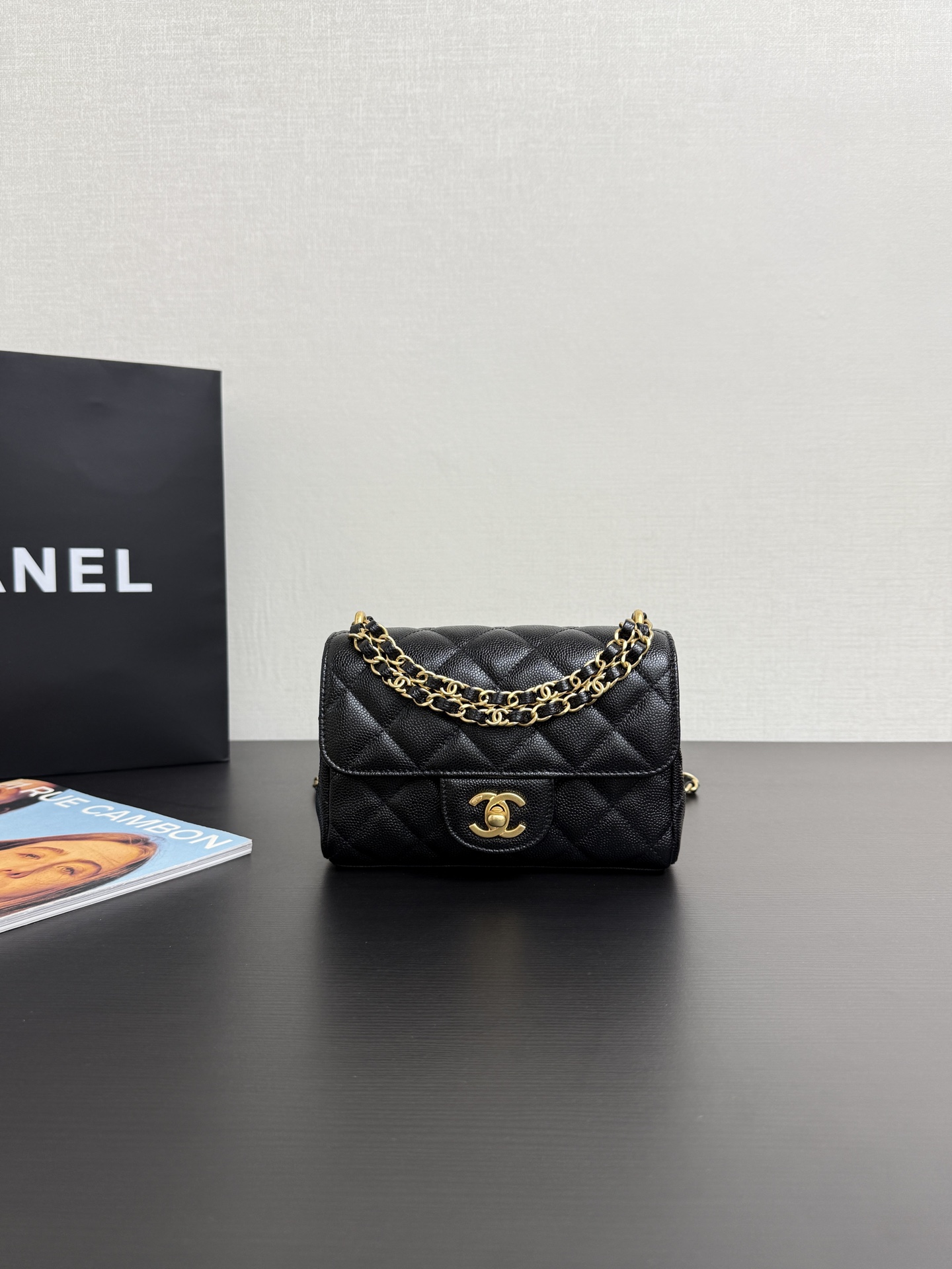 Chanel 25P Cowhide Double Chain Bag 99453