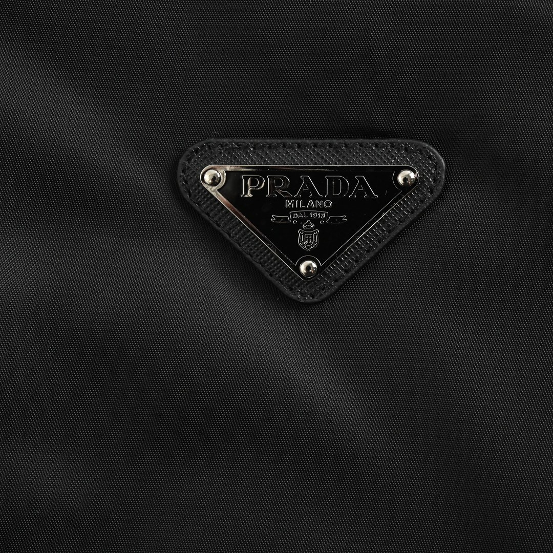 Prada 24Fw recycled nylon leather sleeve patchwork flight quilted jacket