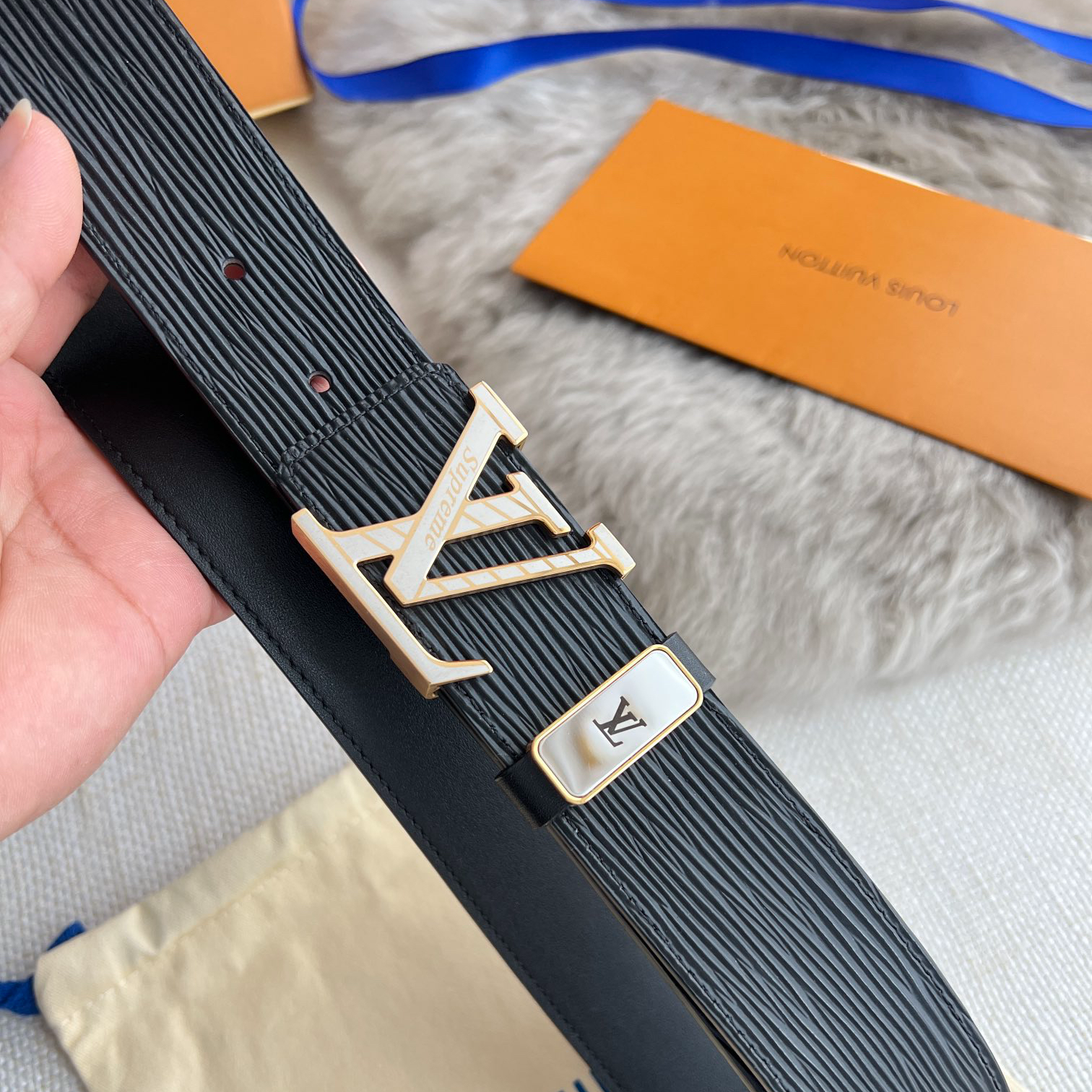 Louis Vuitton ripple leather belt, 3.8cm wide