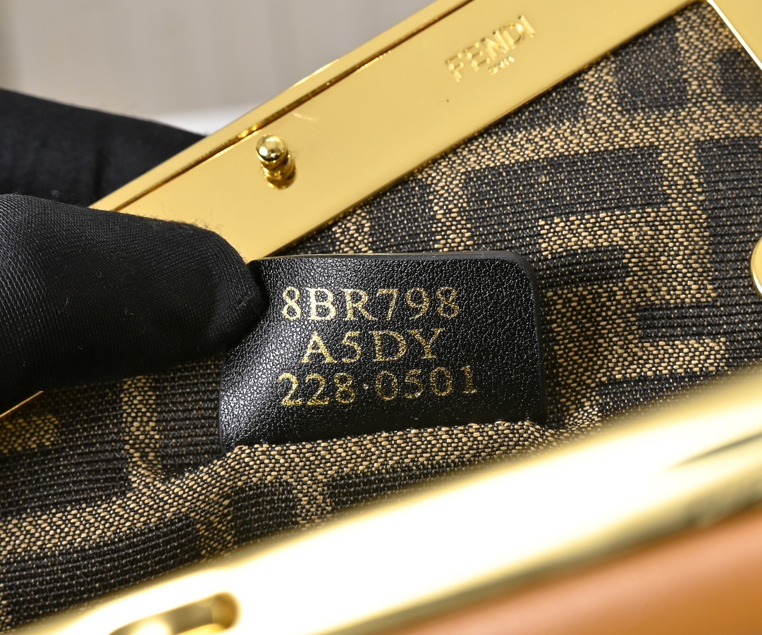 FENDI First Shoulder Bag 80016