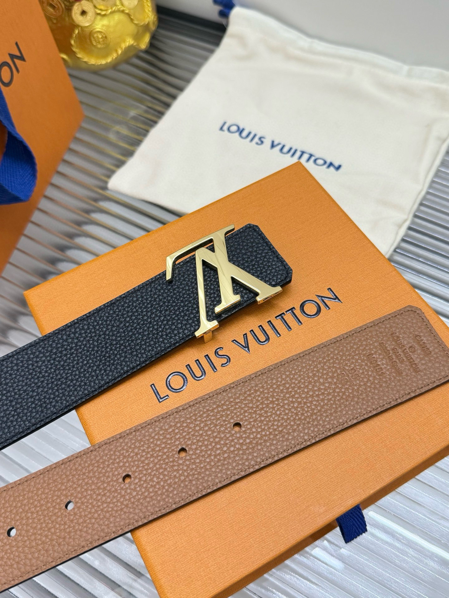 Louis Vuitton Litchi Pattern Men's Double-Sided Belt 4CM Width